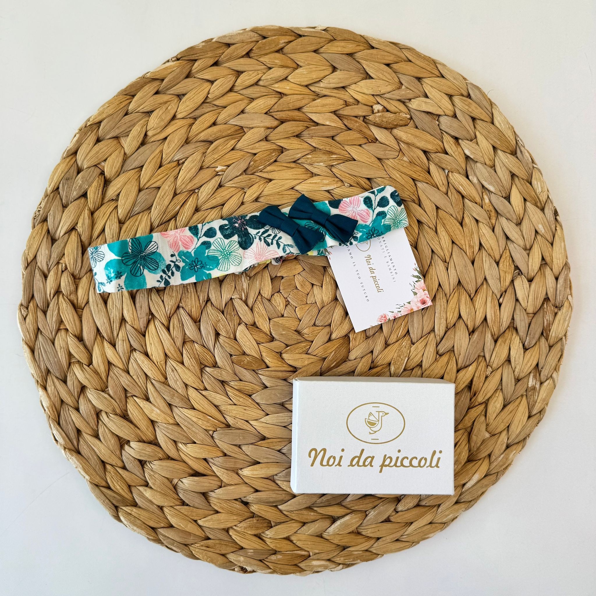 FASCIA CAPELLI CON FIORELLINI BIANCO VERDE - Noi da piccoli