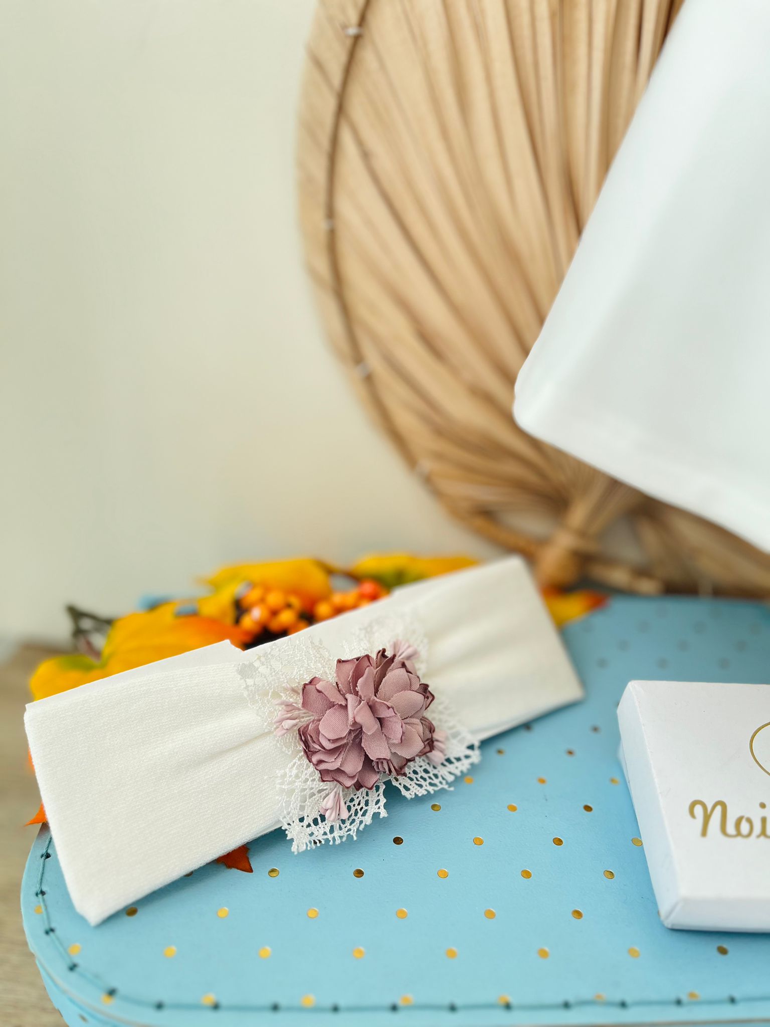 FASCIA CERIMONIALE CON FIORELLINO PANNA ROSA - Noi da piccoli