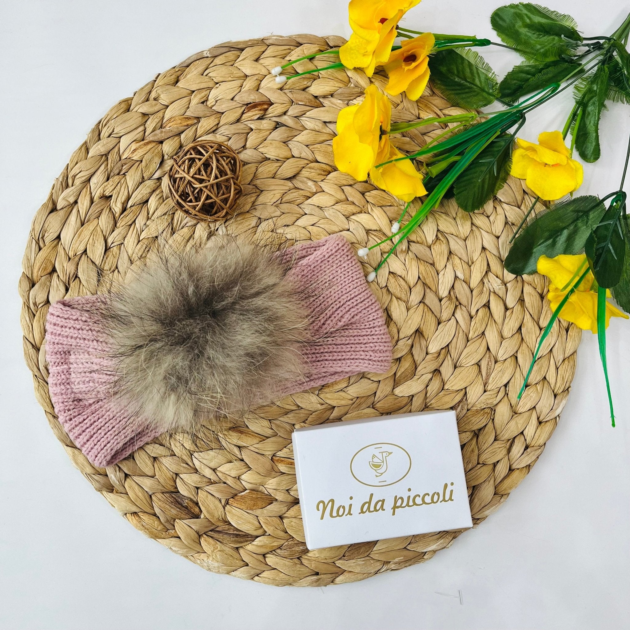 FASCIA IN LANA ROSA ANTICO CON POM PON ECOLOGICO - Noi da piccoli