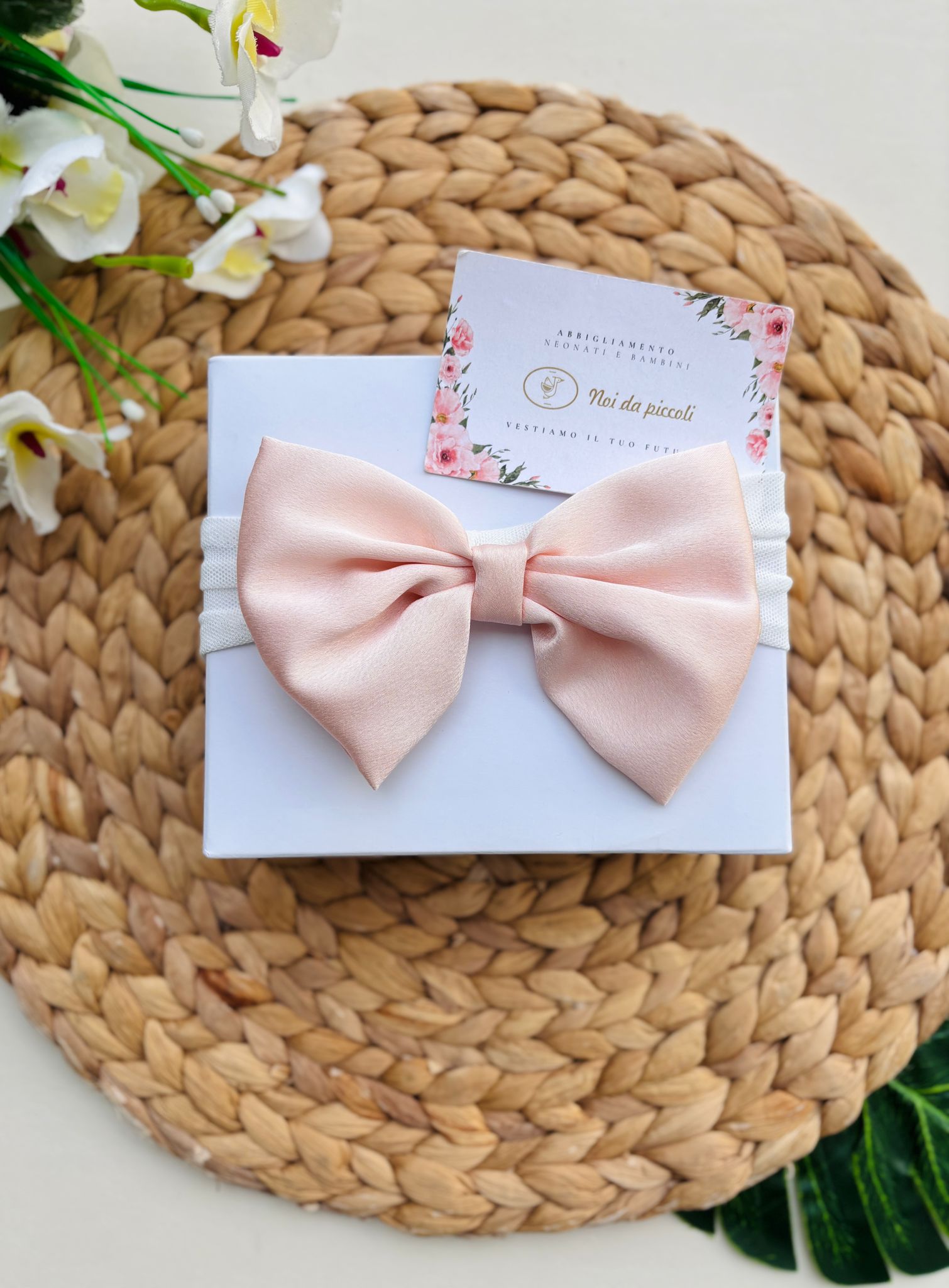 FASCIA PER CAPELLI CON FIOCCO BIANCO ROSA - Noi da piccoli