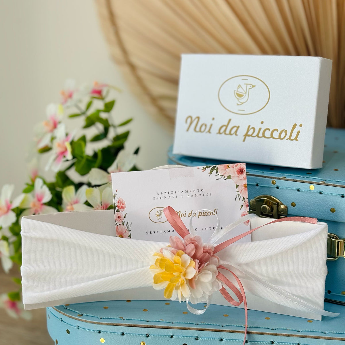 fascia per capelli in colorazione bianco con fiorellino centrale - Noi da piccoli