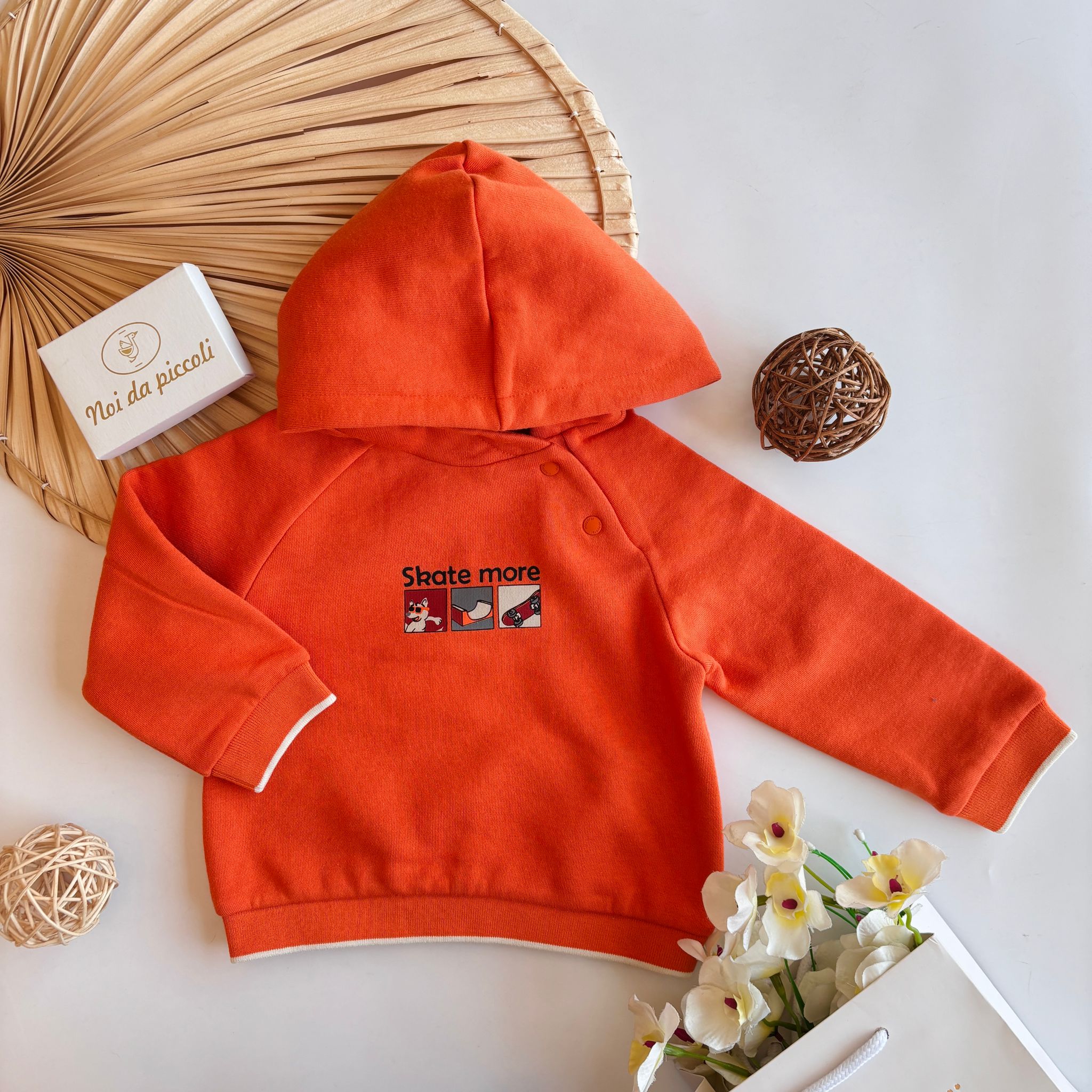 FELPA CON CAPPUCCIO E DISEGNINI Arancione - Noi da piccoli