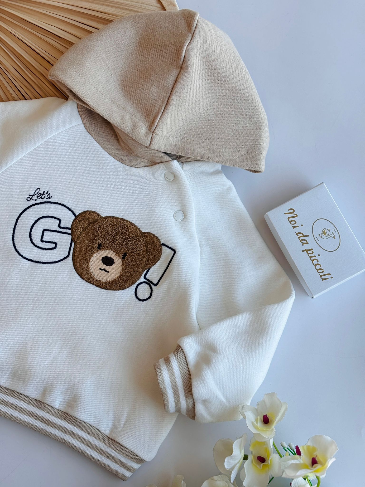 FELPA CON CAPPUCCIO IN CALDO COTONE CON ORSETTO BIANCO BEIGE - Noi da piccoli