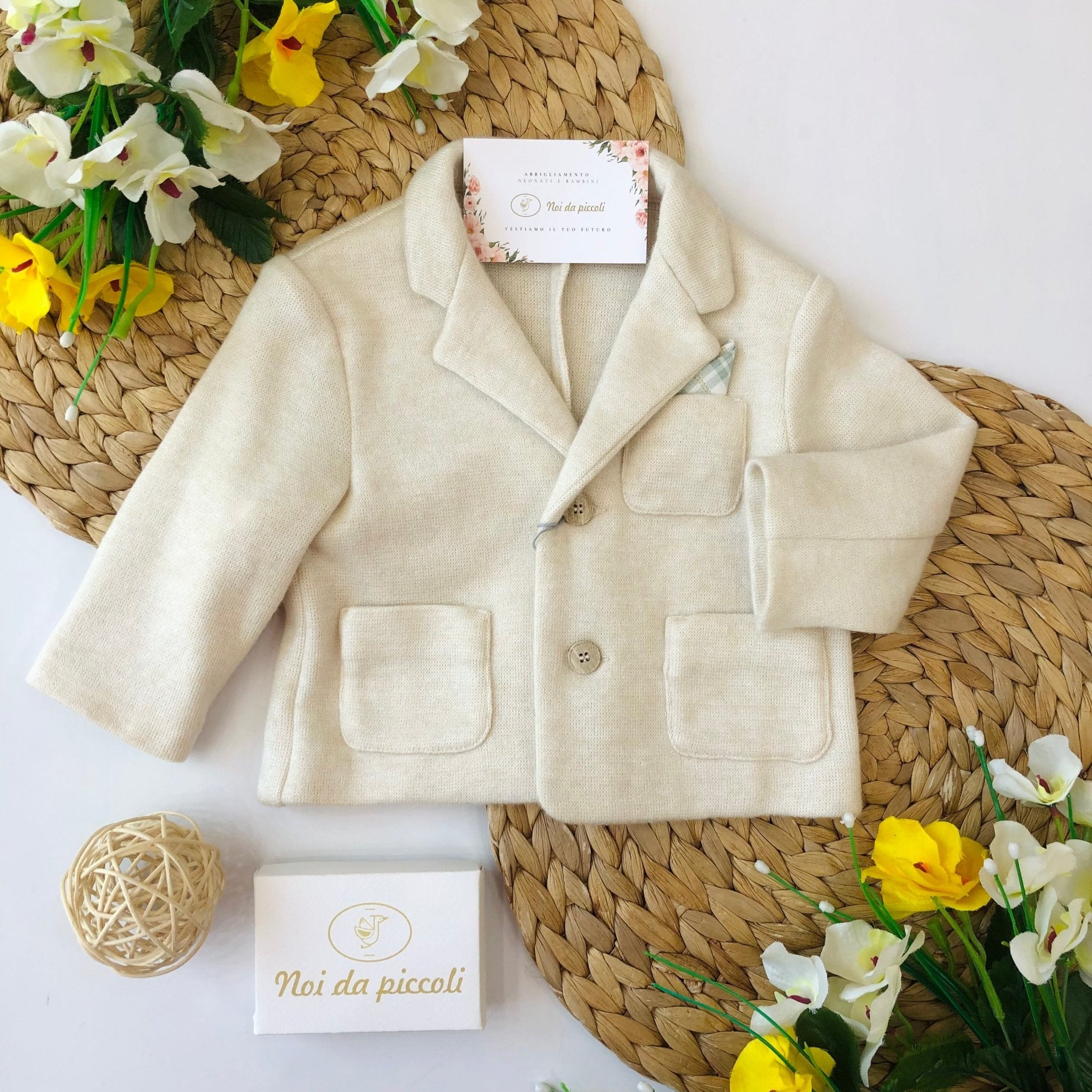 GIACCA IN MAGLIA BEIGE CON 2 TASCHE SUL DAVANTI - Noi da piccoli
