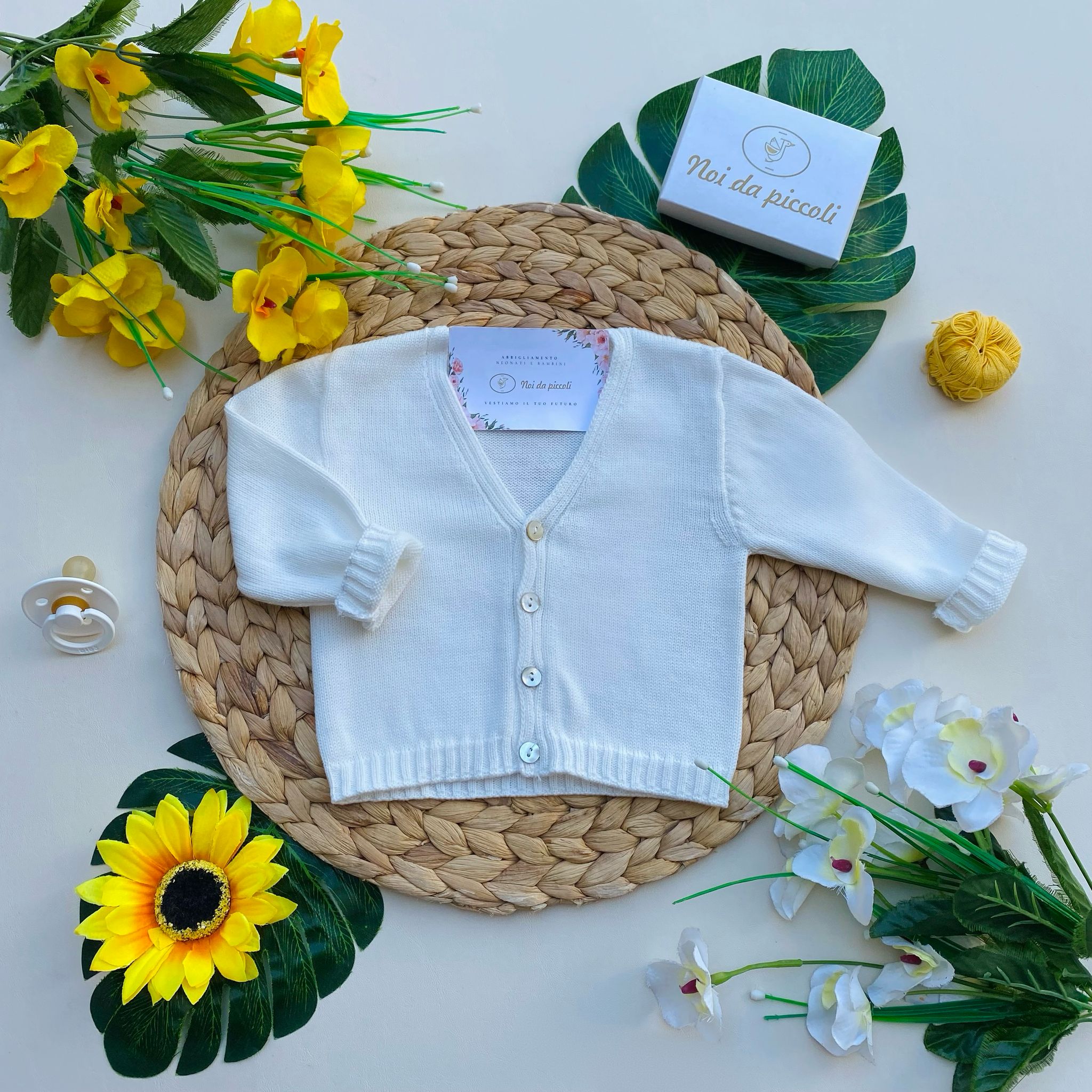 GOLFINO CRUDO CON BOTTONCINI IN MADREPERLA - Noi da piccoli