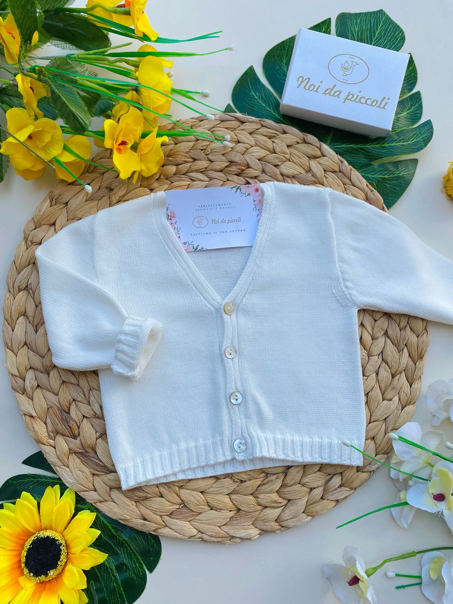 GOLFINO CRUDO CON BOTTONCINI IN MADREPERLA - Noi da piccoli