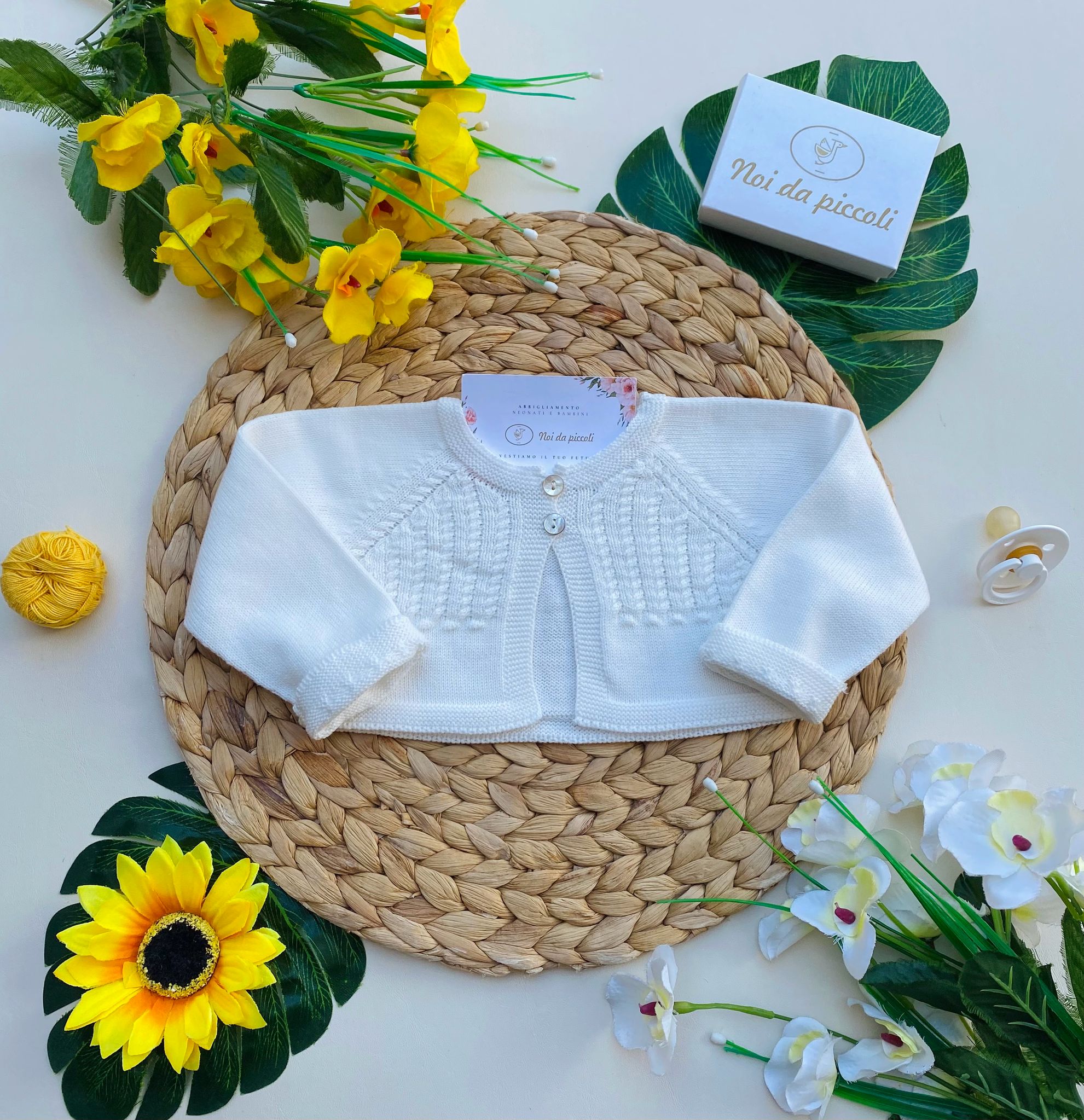 GOLFINO CRUDO CON BOTTONCINO IN MADREPERLA - Noi da piccoli