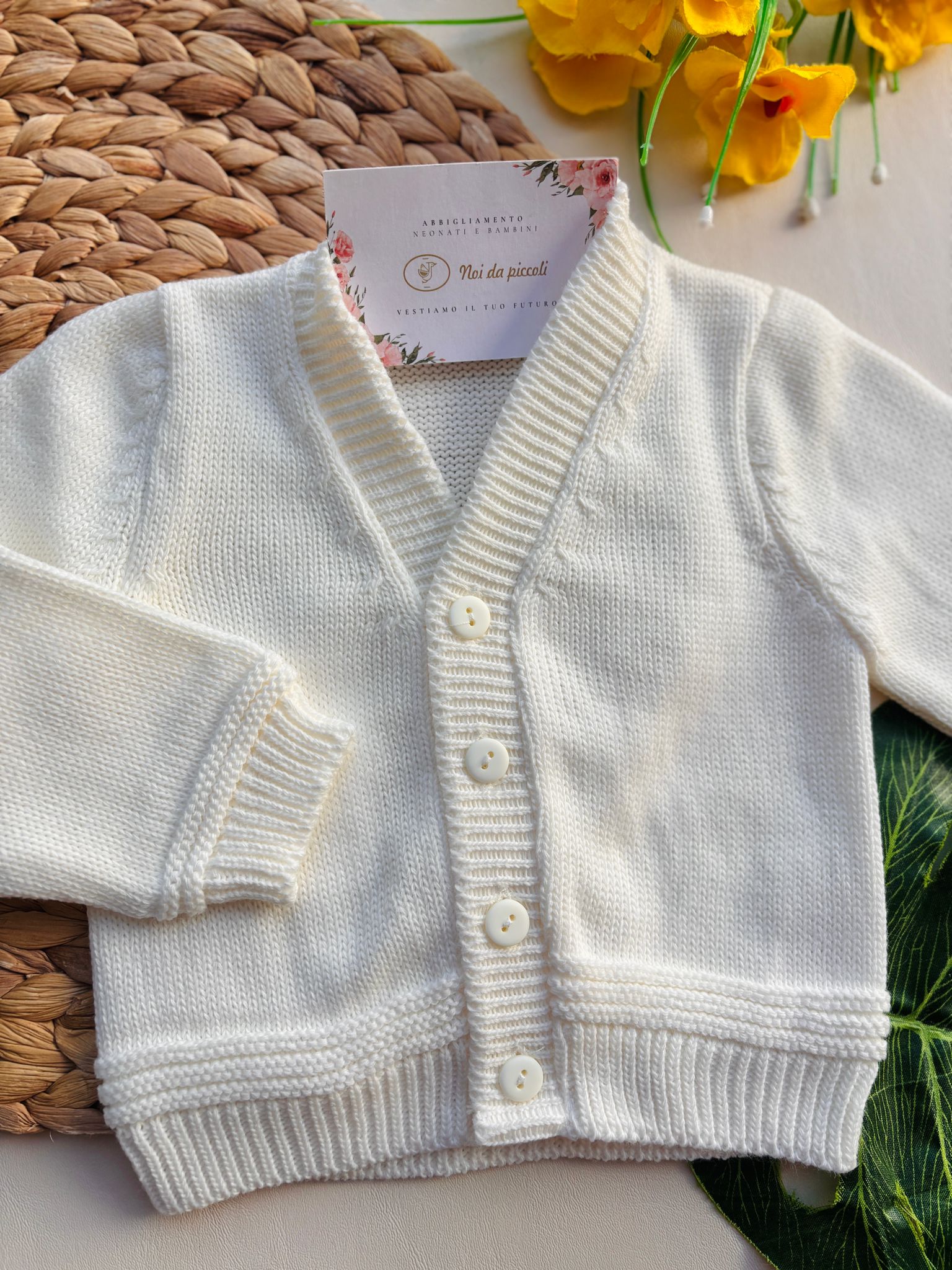 GOLFINO IN FILATO CALDO CON BOTTONCINI PANNA - Noi da piccoli