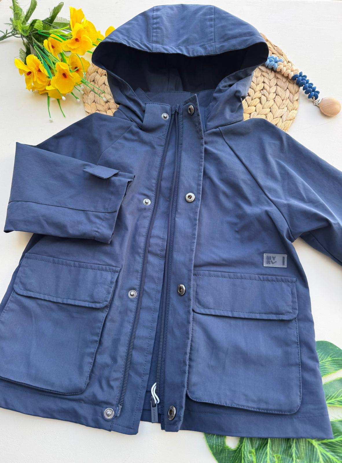 GIUBBOTTINO A VENTO CON CAPPUCCIO BLU