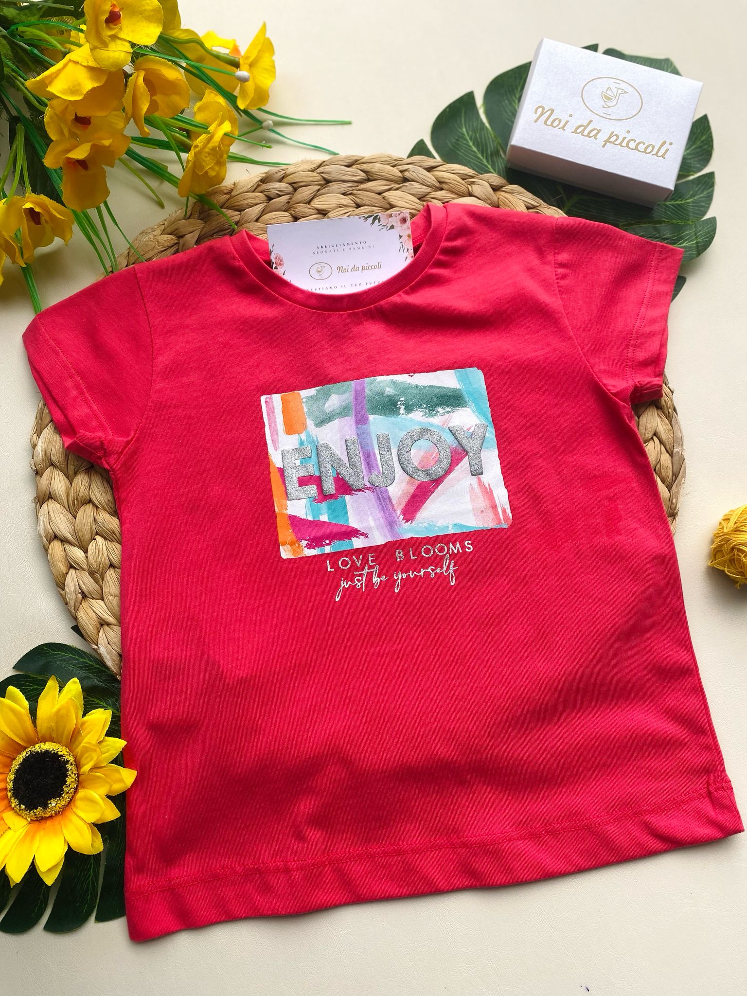 MAGLIETTINA IN COLORAZIONE PEONIA CON DISEGNINI - Noi da piccoli