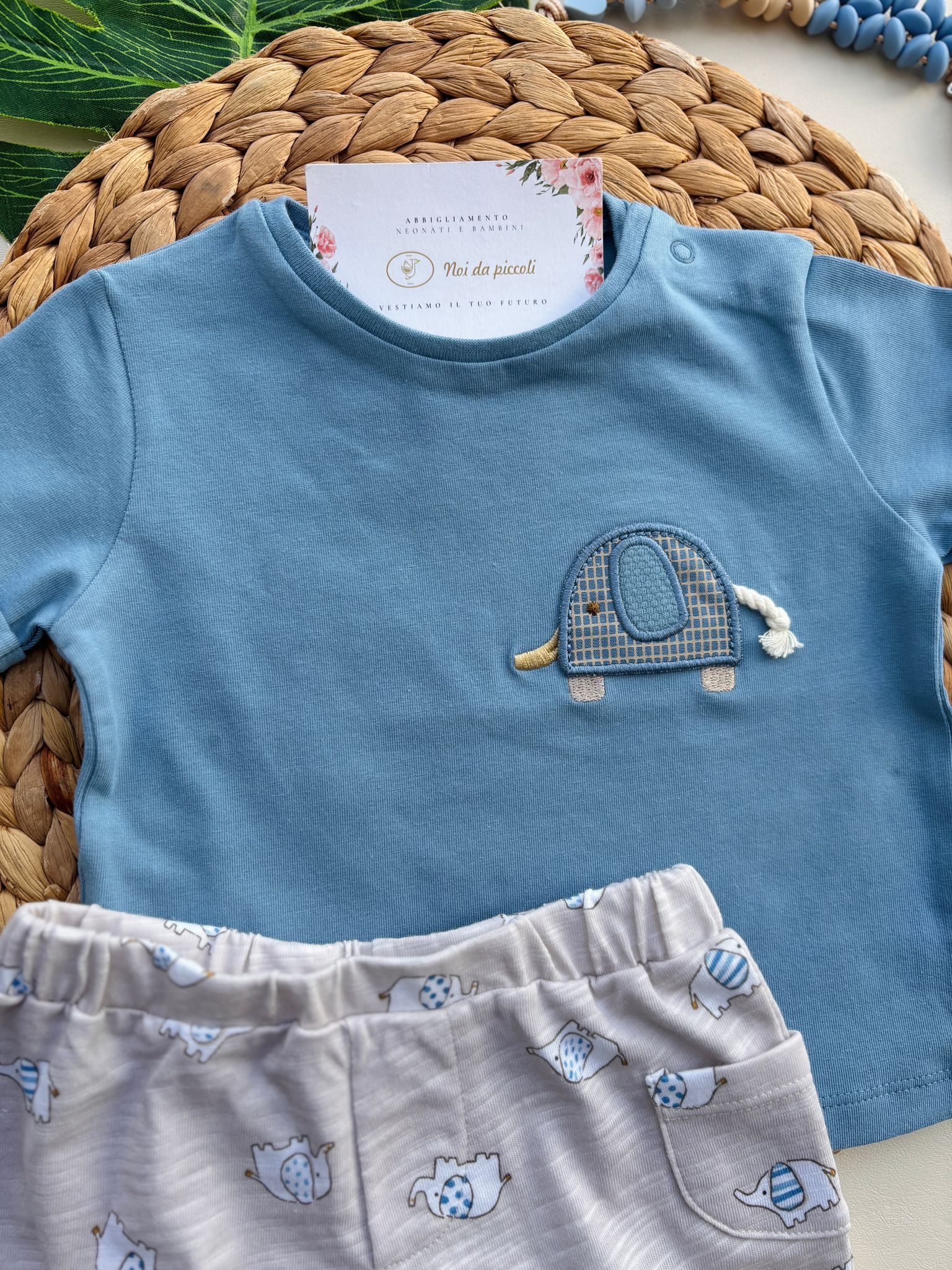 MAGLIETTINA IN COTONE CON PANTALONCINO ELEFANTINI MAREA - Noi da piccoli