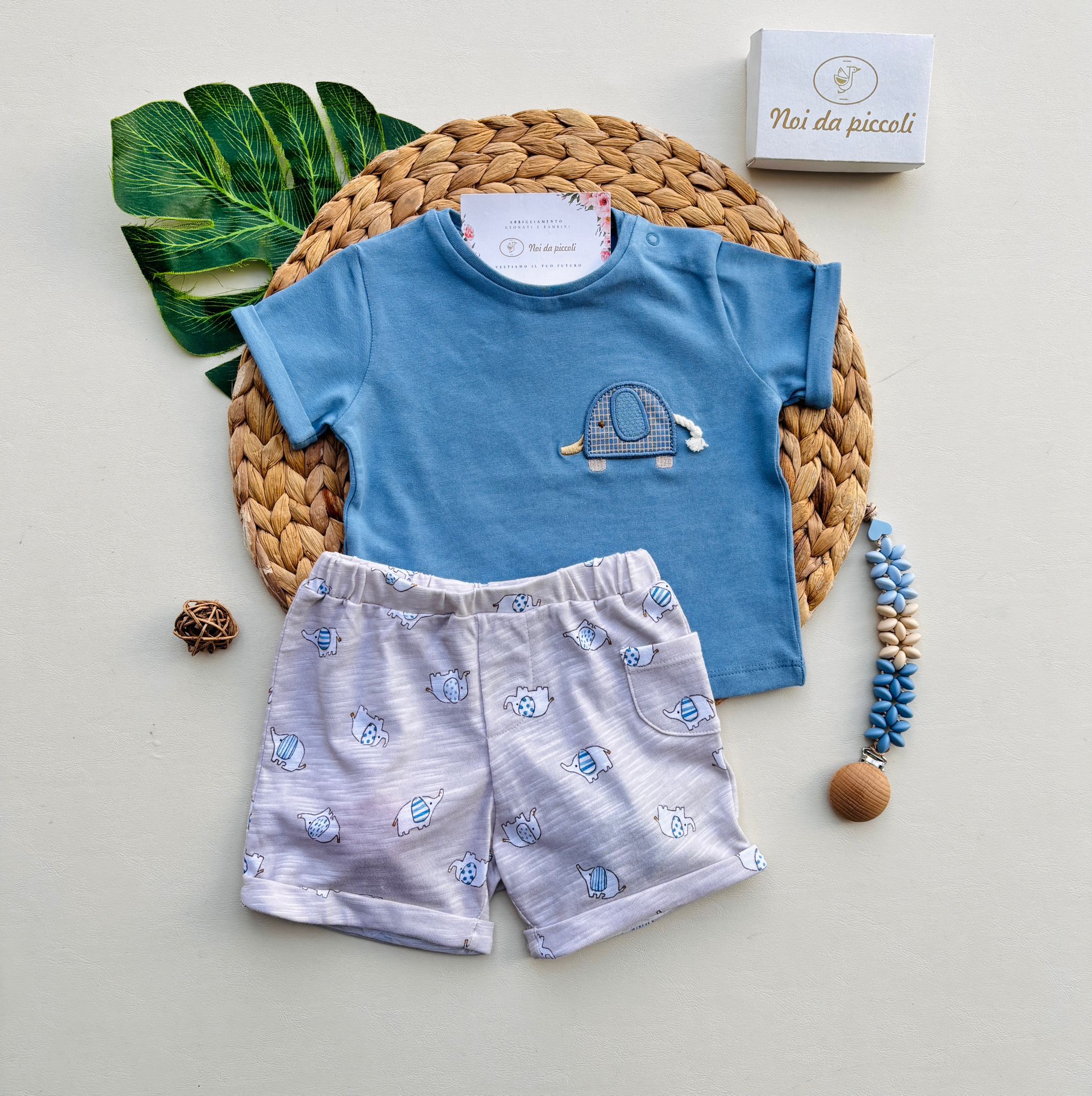 MAGLIETTINA IN COTONE CON PANTALONCINO ELEFANTINI MAREA - Noi da piccoli