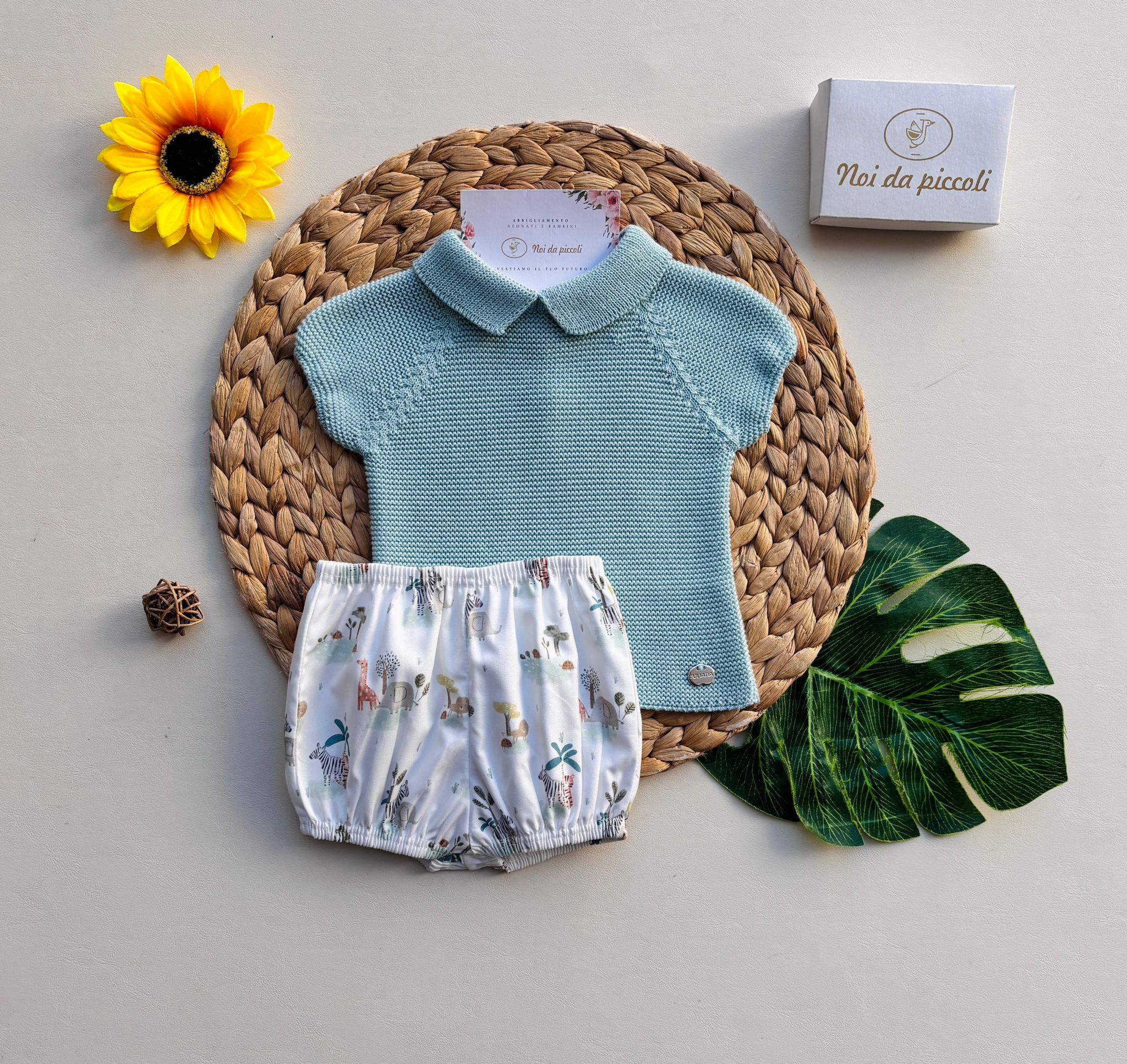 MAGLIETTINA IN COTONE E ACRILICO CON CULOTTINA ANIMALI SAFARI VERDE ACQUA - Noi da piccoli