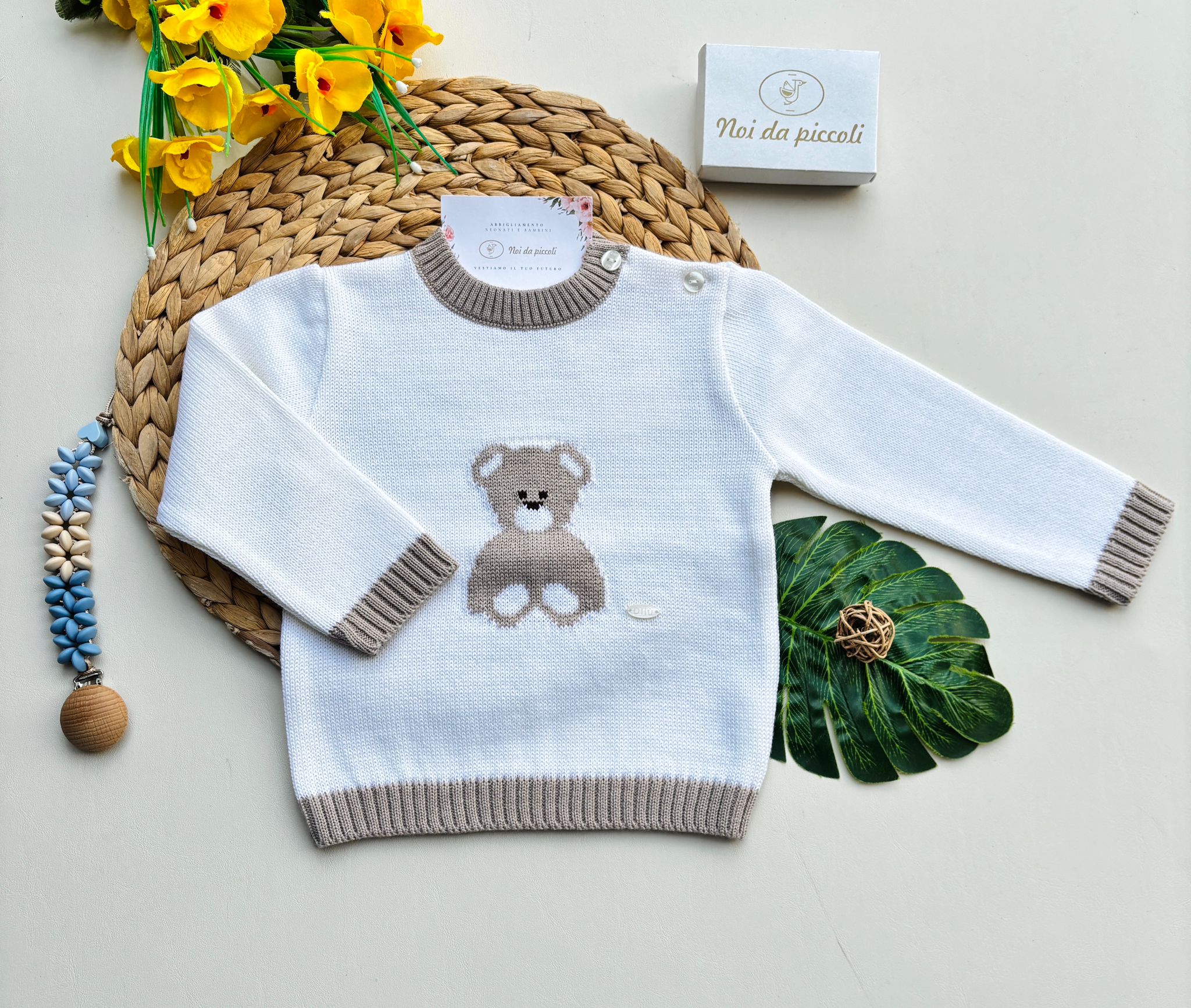 MAGLIONCINO IN FILATO CALDO CON ORSACCHIOTTO PANNA BEIGE - Noi da piccoli