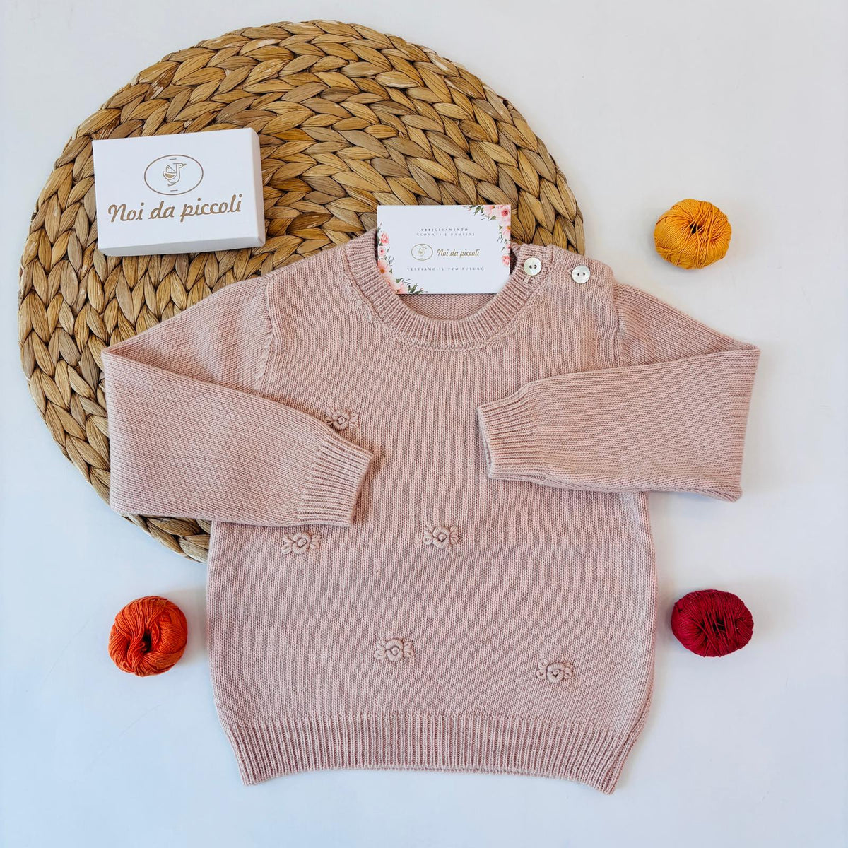 MAGLIONE IN MISTO CACHEMIRE ROSA CON FIORELLINI RICAMATI - Noi da piccoli