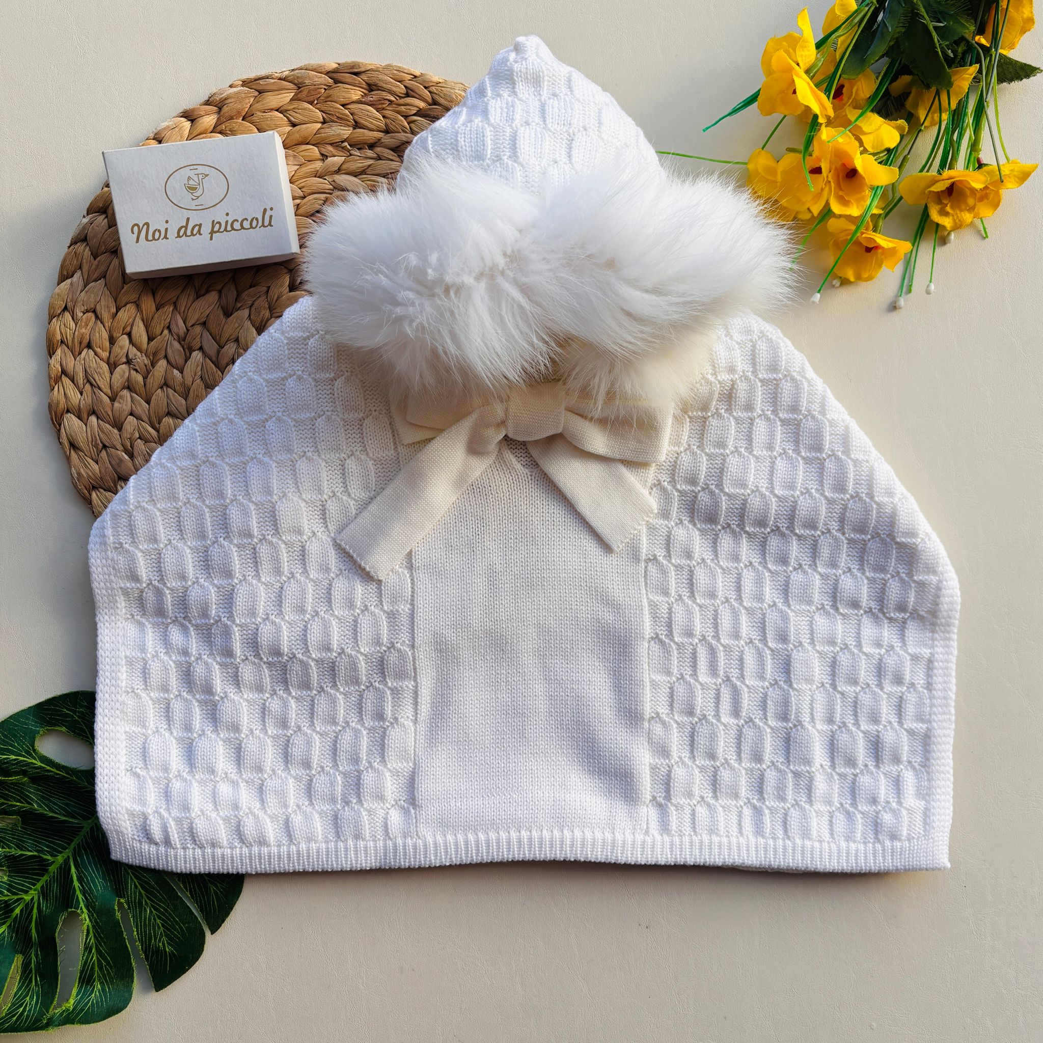 MANTELLA IN PURA LANA CON CAPPUCCIO IN PELLICCIA VANIGLIA - Noi da piccoli