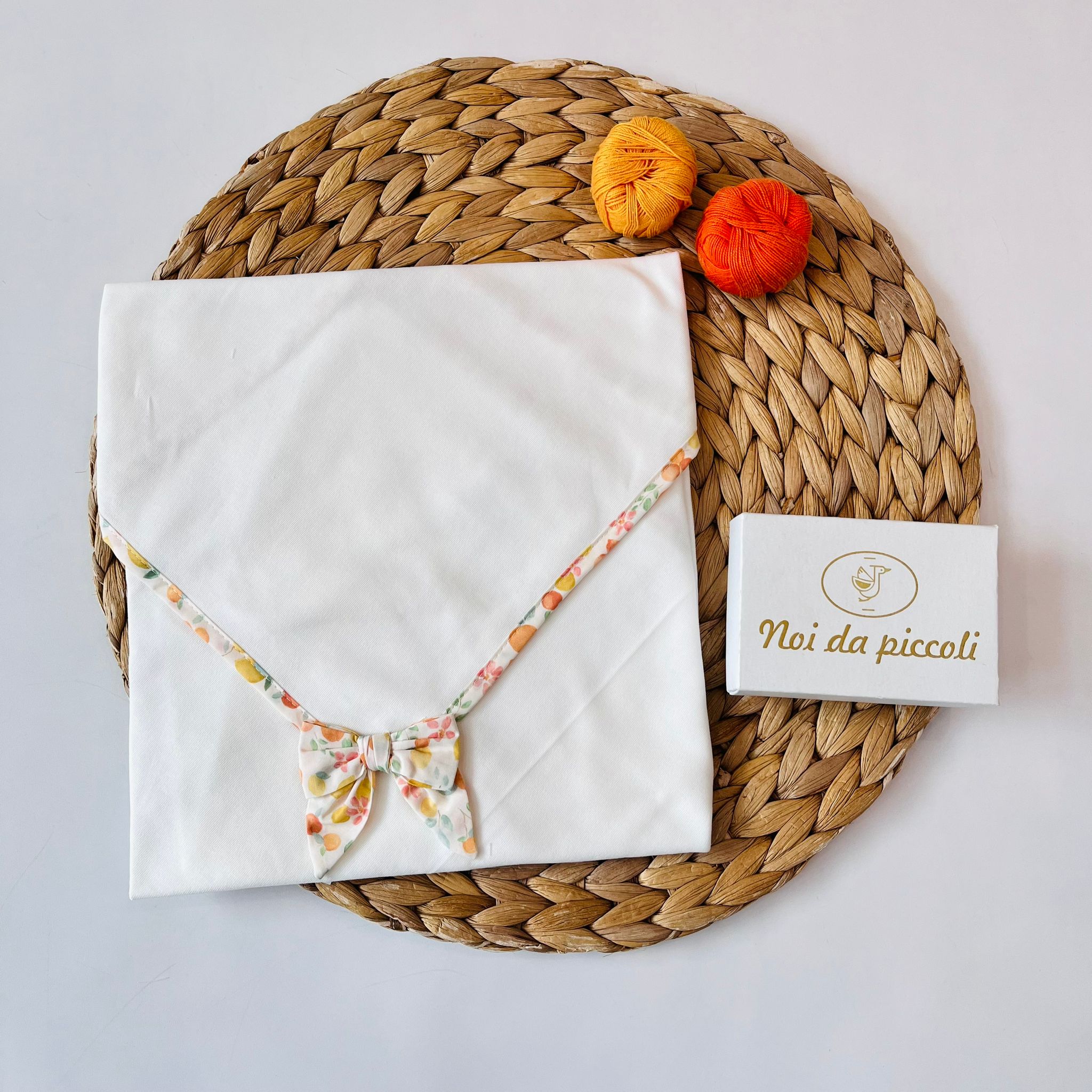 MUSSOLA 100 % COTONE BIANCO FIORI ARANCIO - Noi da piccoli