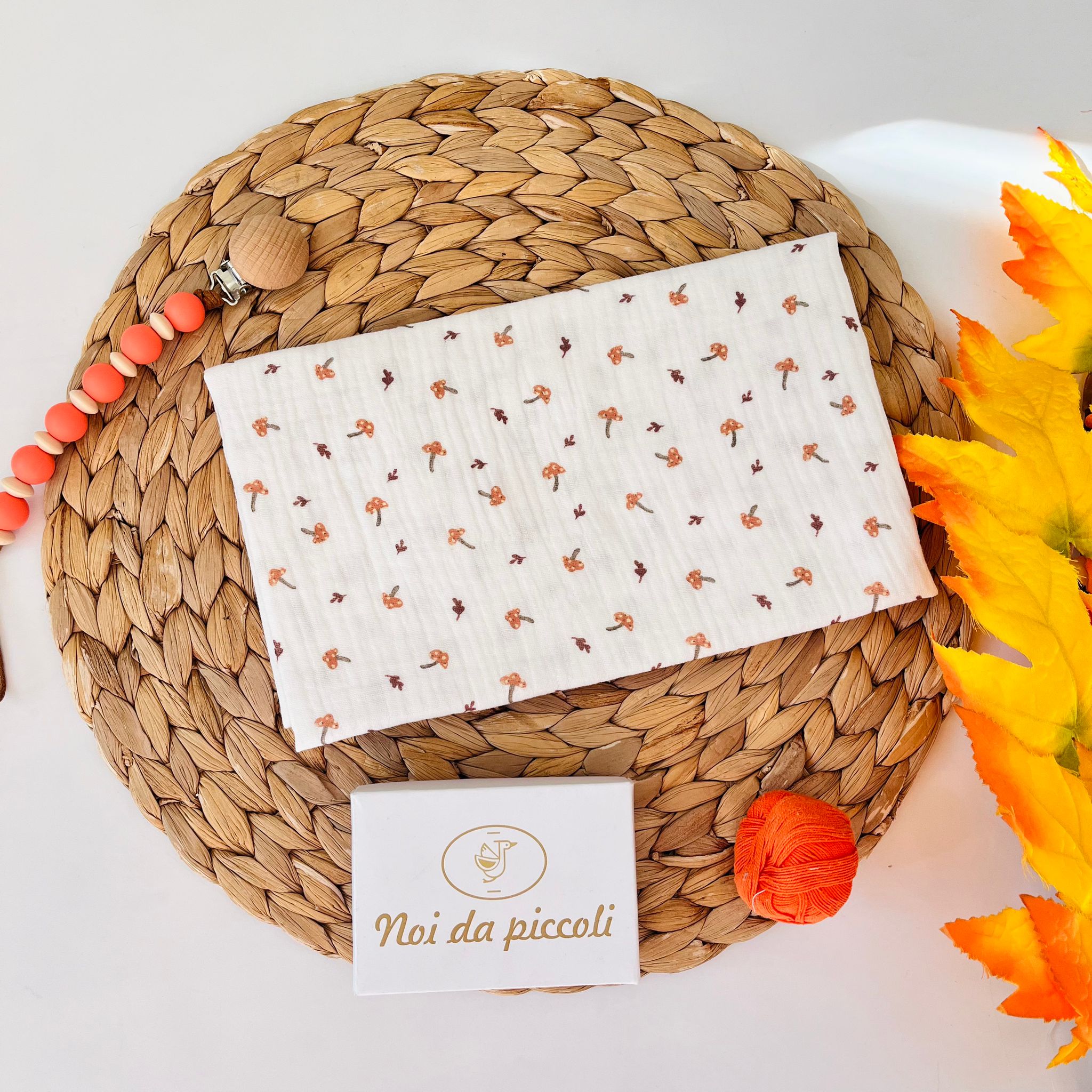 MUSSOLA FUNGHETTI E FOGLIOLINA 100 % COTONE PANNA - Noi da piccoli