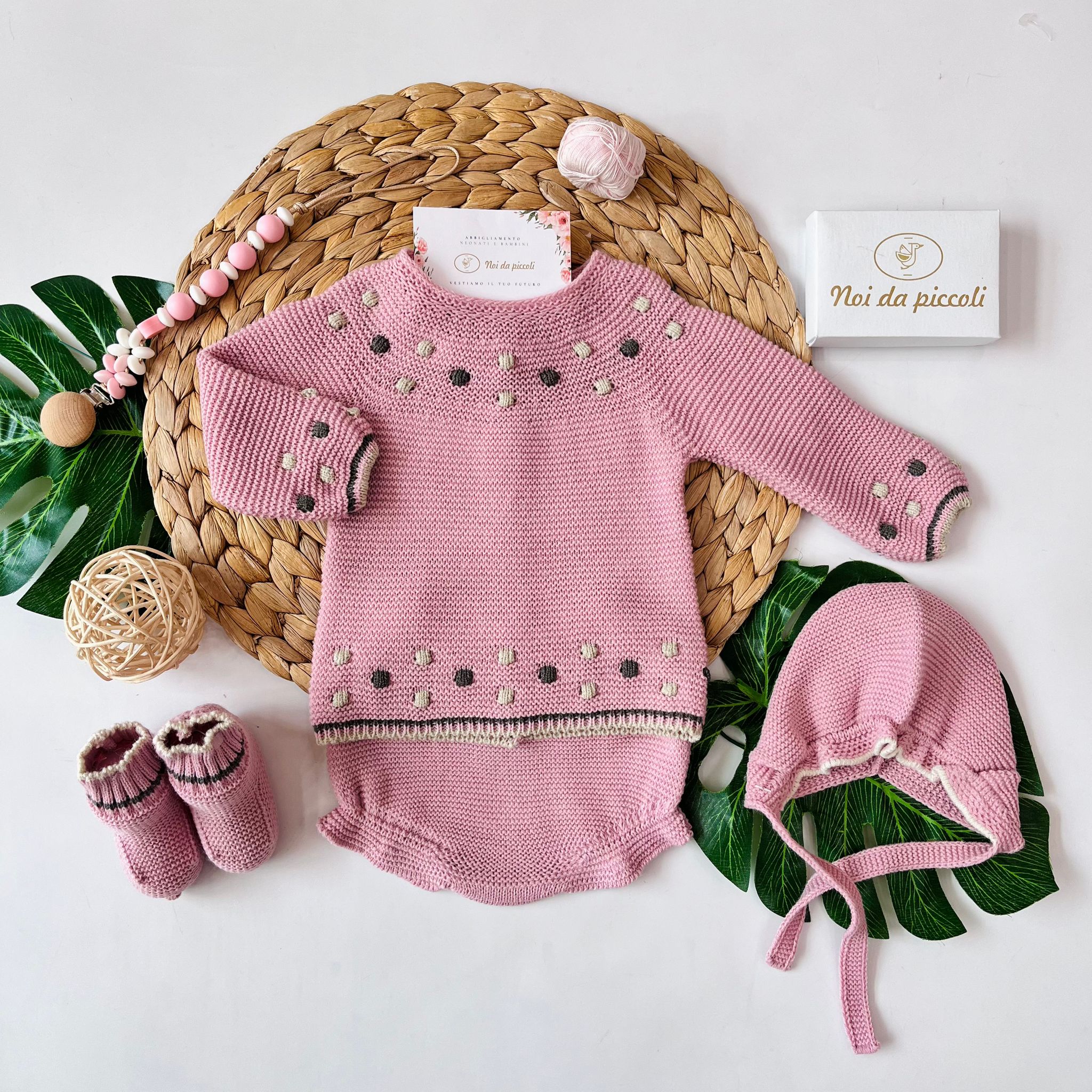 COMPLETO 3 PZ CON BABBUCCIA ROSA CON POIS BEIGE