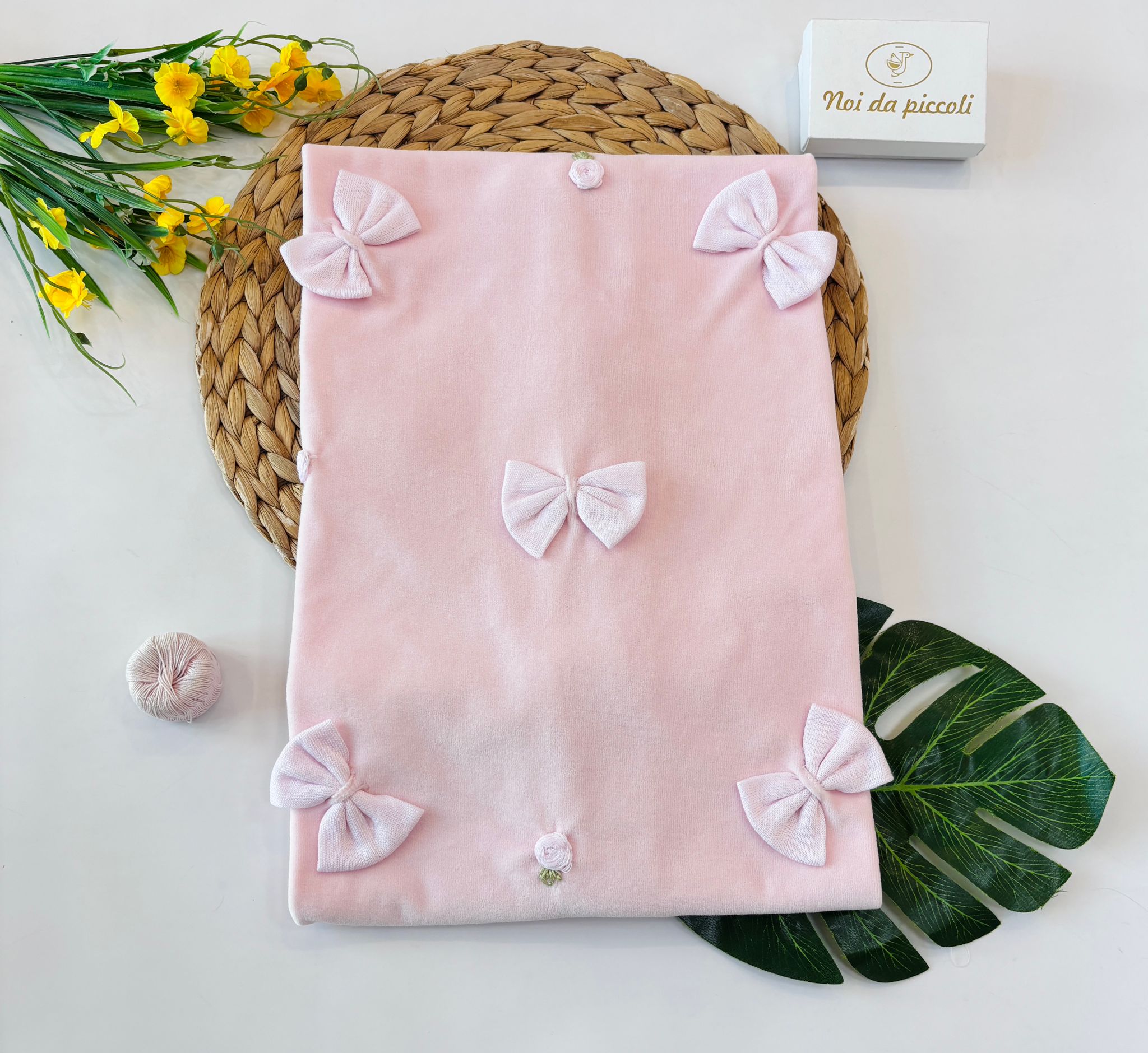 COPERTINA CINIGLIA ROSA CON FIOCCHETTI