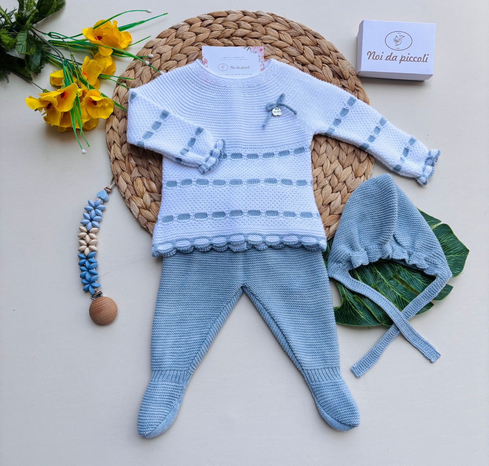 COMPLETO 2PZ CON CAPPELLINO FILATO CALDO BIANCO CIELO