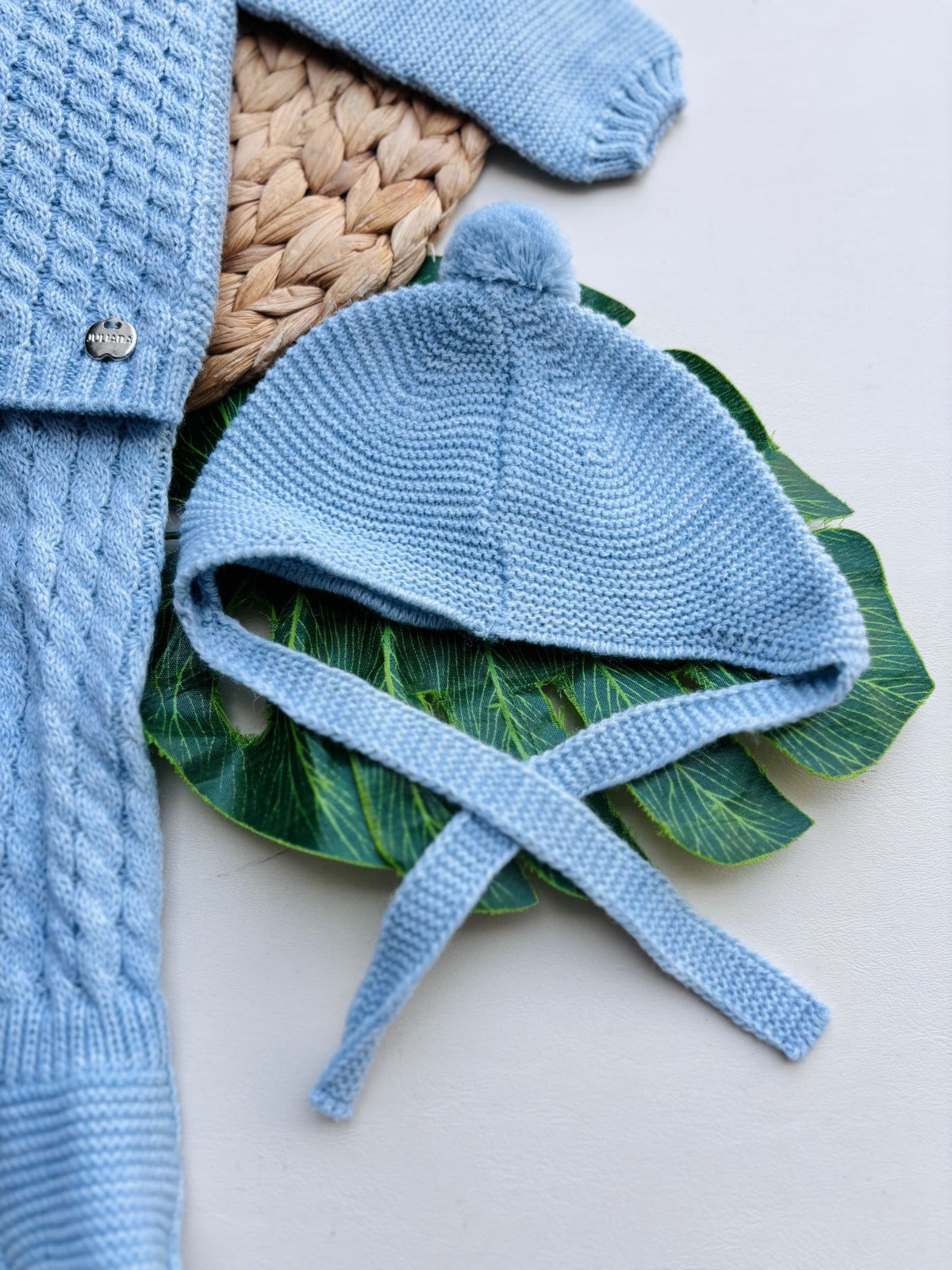 COMPLETO 2PZ CON CAPPELLINO FILATO CALDO AZZURRO