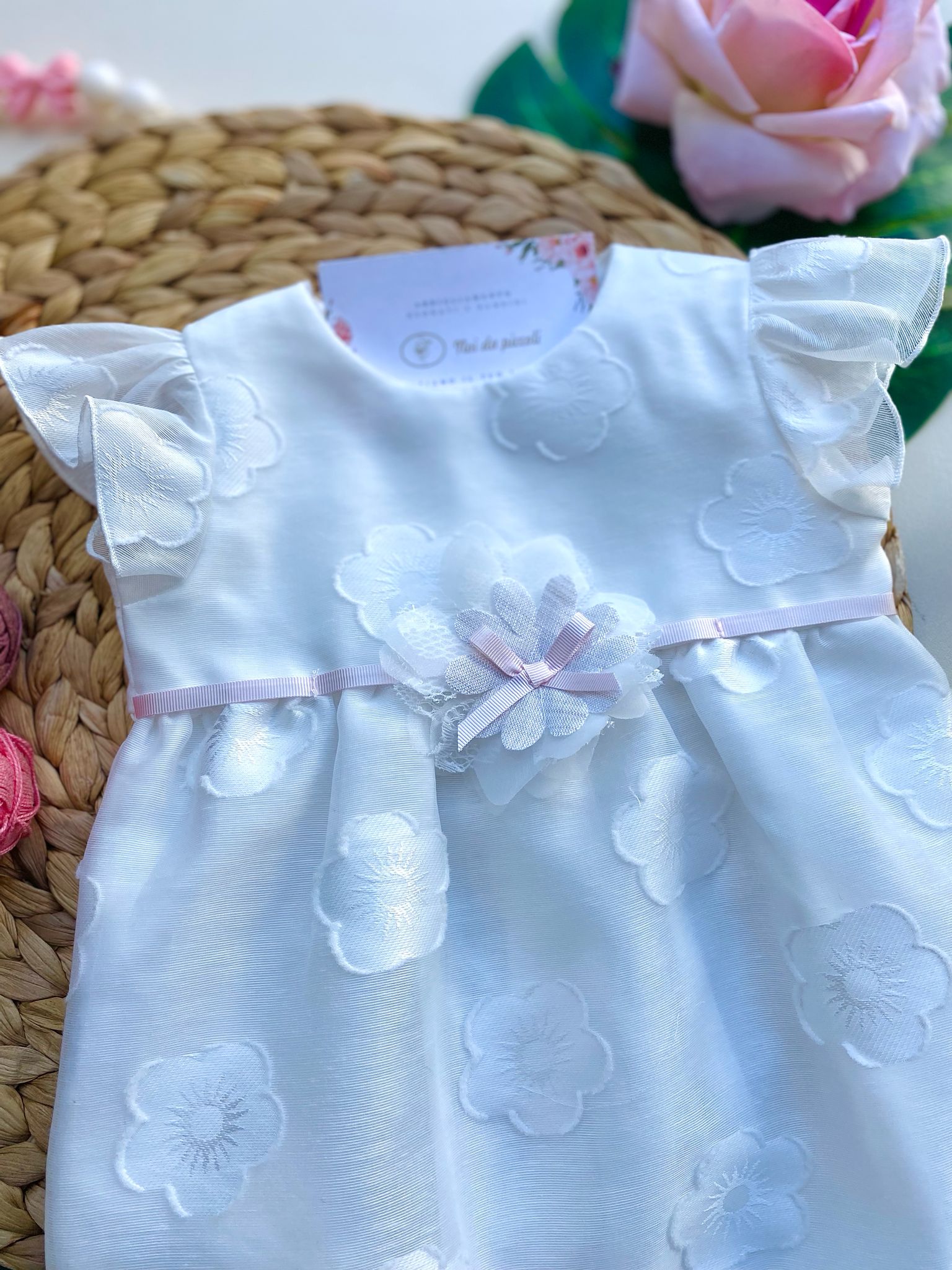 PAGLIACCETTO BIANCO CON FIORELLINI E FIOCCHETTO ROSA - Noi da piccoli