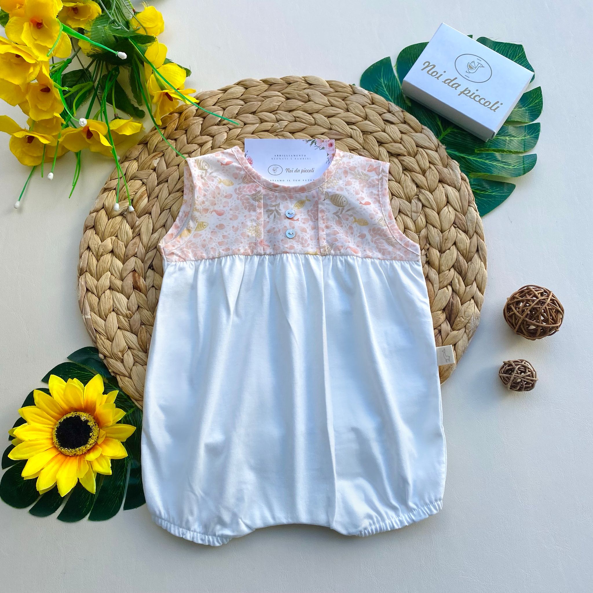 PAGLIACCETTO BIANCO CON FIORELLINI ROSA - Noi da piccoli