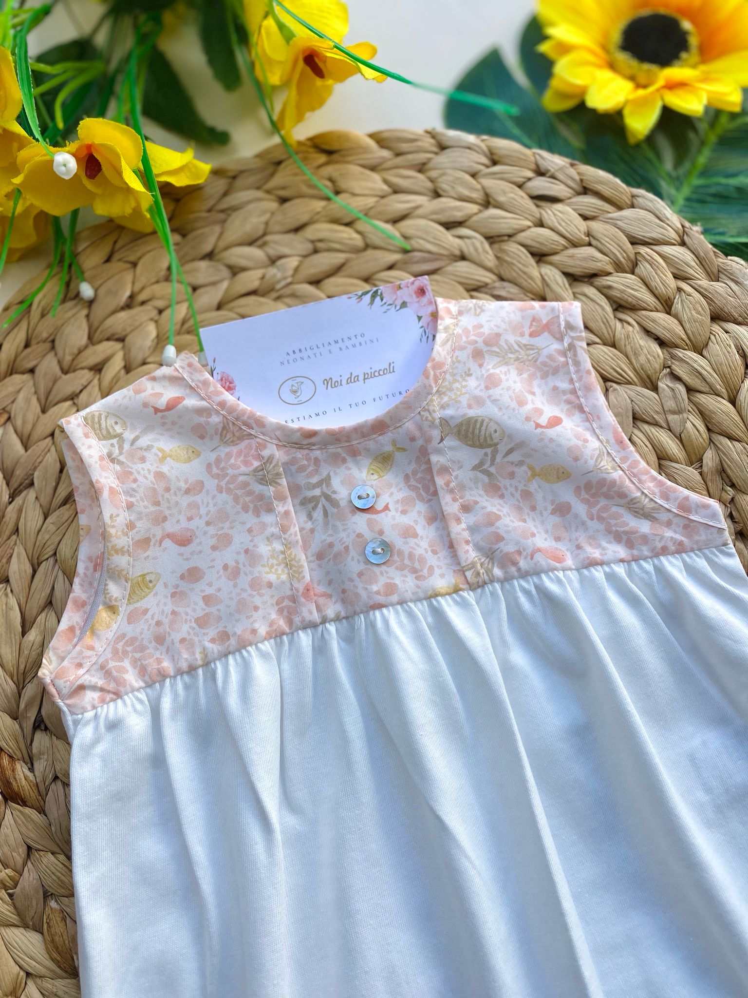 PAGLIACCETTO BIANCO CON FIORELLINI ROSA - Noi da piccoli