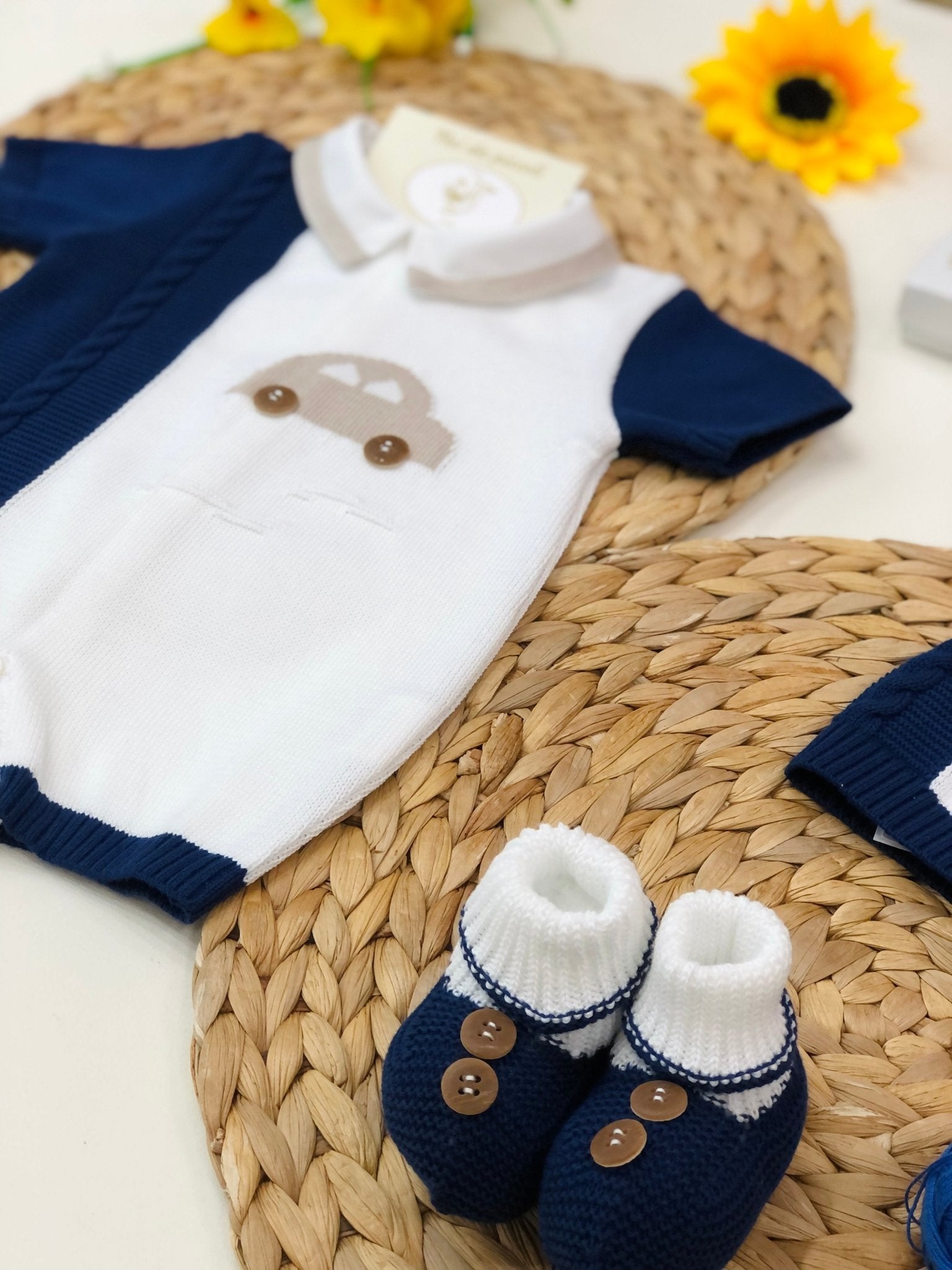 PAGLIACCETTO CON SET PARURE BIANCO BLU BEIGE FILO DI COTONE - Noi da piccoli