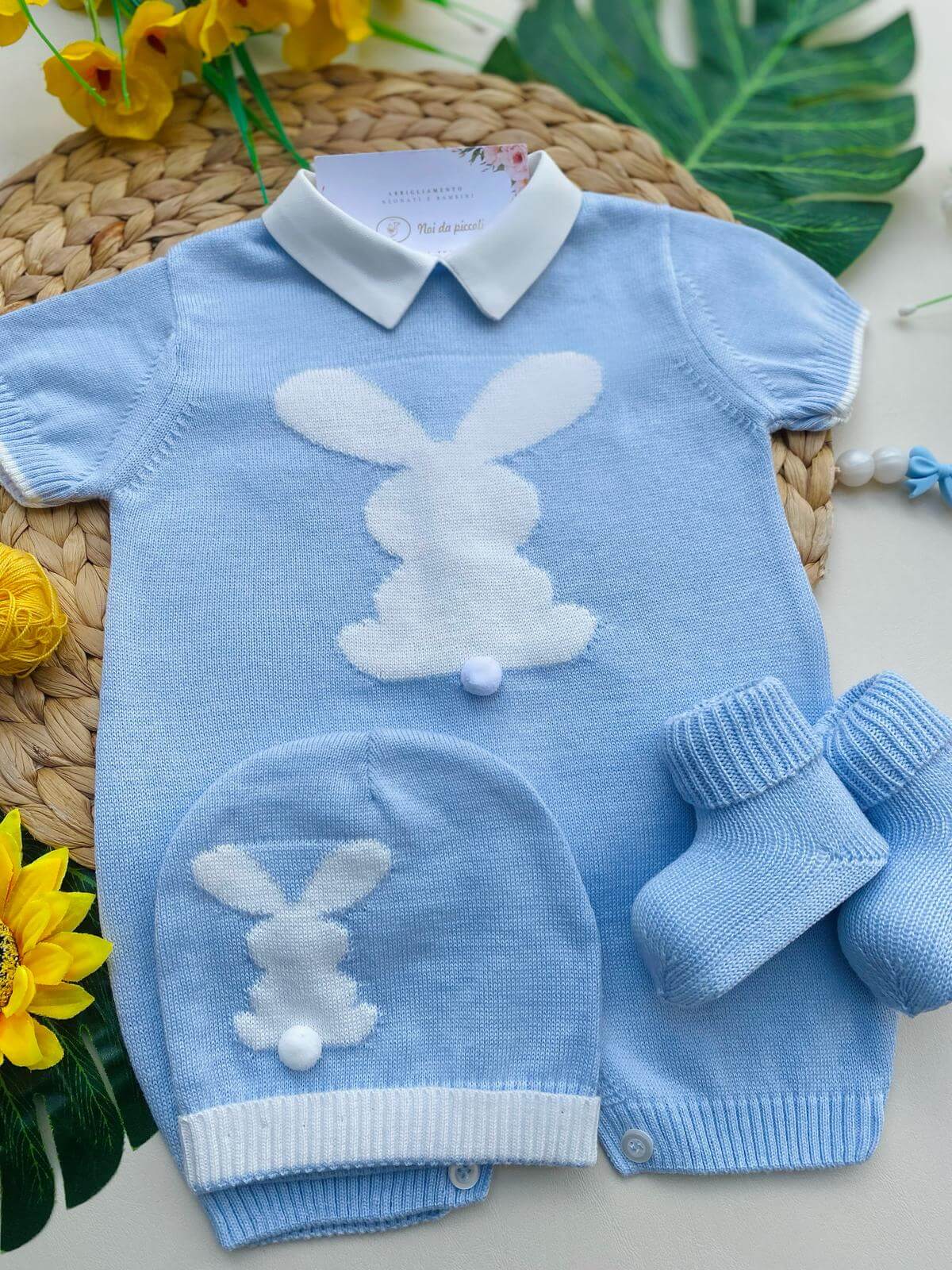 PAGLIACCETTO CON SET PARURE CIELO CON CONIGLIETTO BIANCO - Noi da piccoli