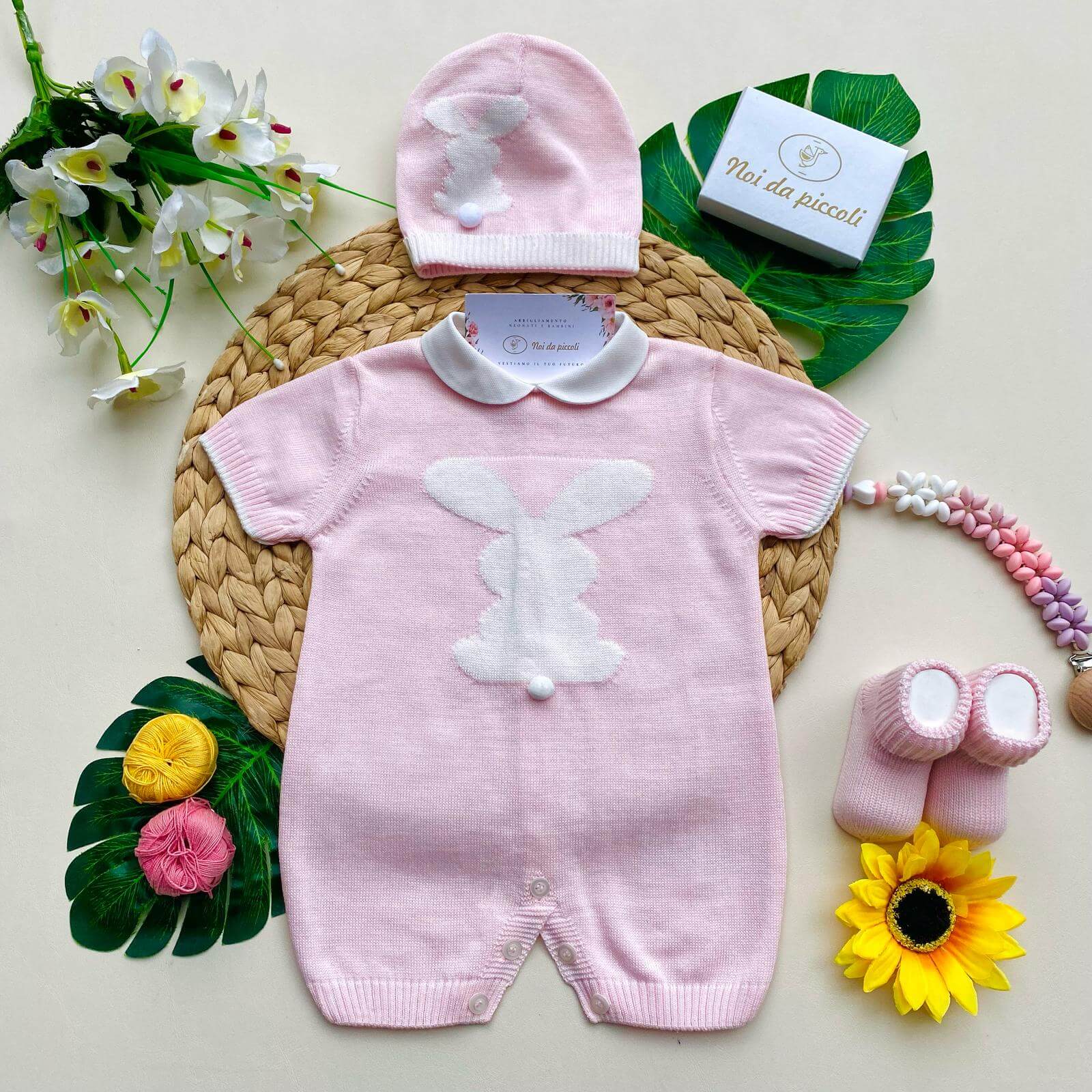 PAGLIACCETTO CON SET PARURE ROSA CON CONIGLIETTO BIANCO - Noi da piccoli