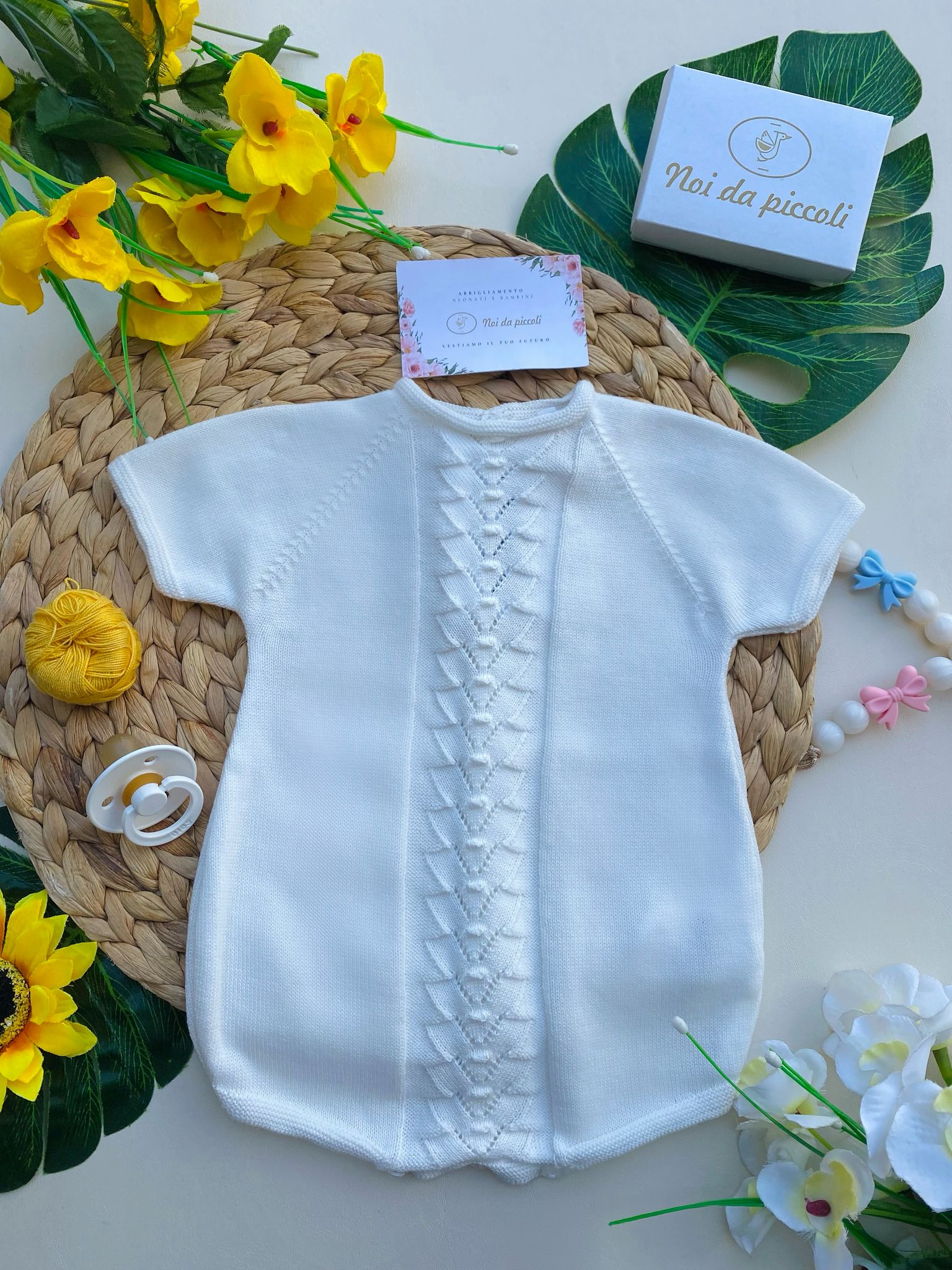 PAGLIACCETTO CRUDO CON RICAMI CENTRALI - Noi da piccoli