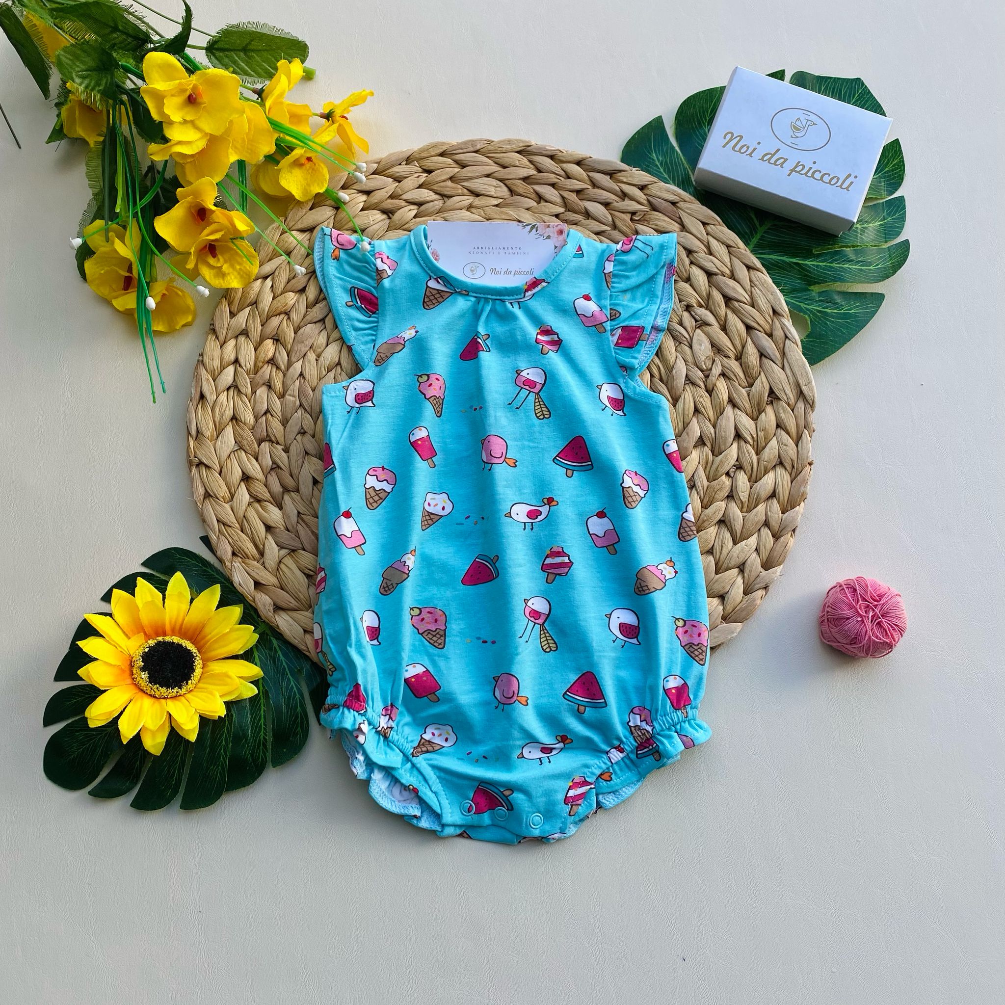 PAGLIACCETTO IN COLORAZIONE AZZURRO CON GELATI E OCHETTE - Noi da piccoli
