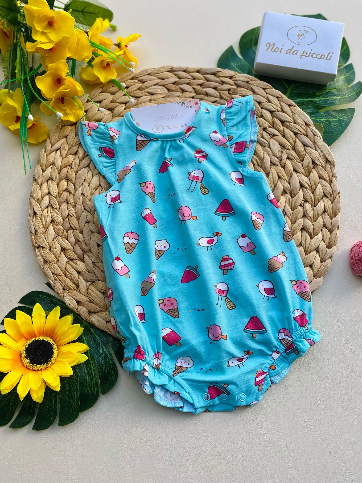 PAGLIACCETTO IN COLORAZIONE AZZURRO CON GELATI E OCHETTE - Noi da piccoli