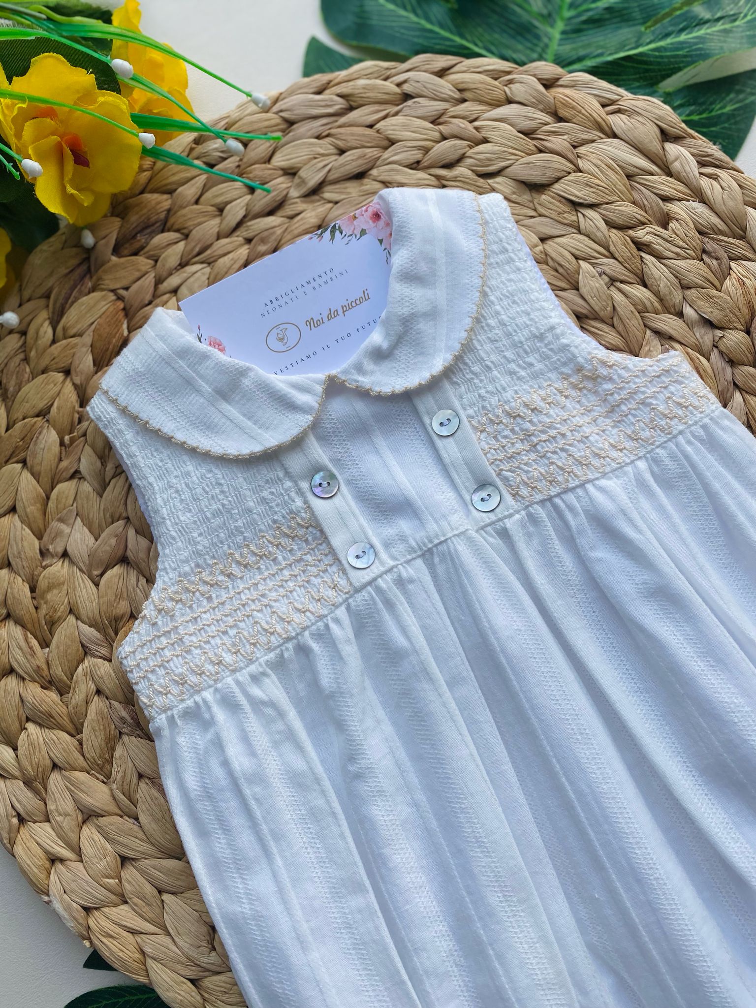 PAGLIACCETTO IN COLORAZIONE BIANCO CON RIFINITURE IN CREMA - Noi da piccoli