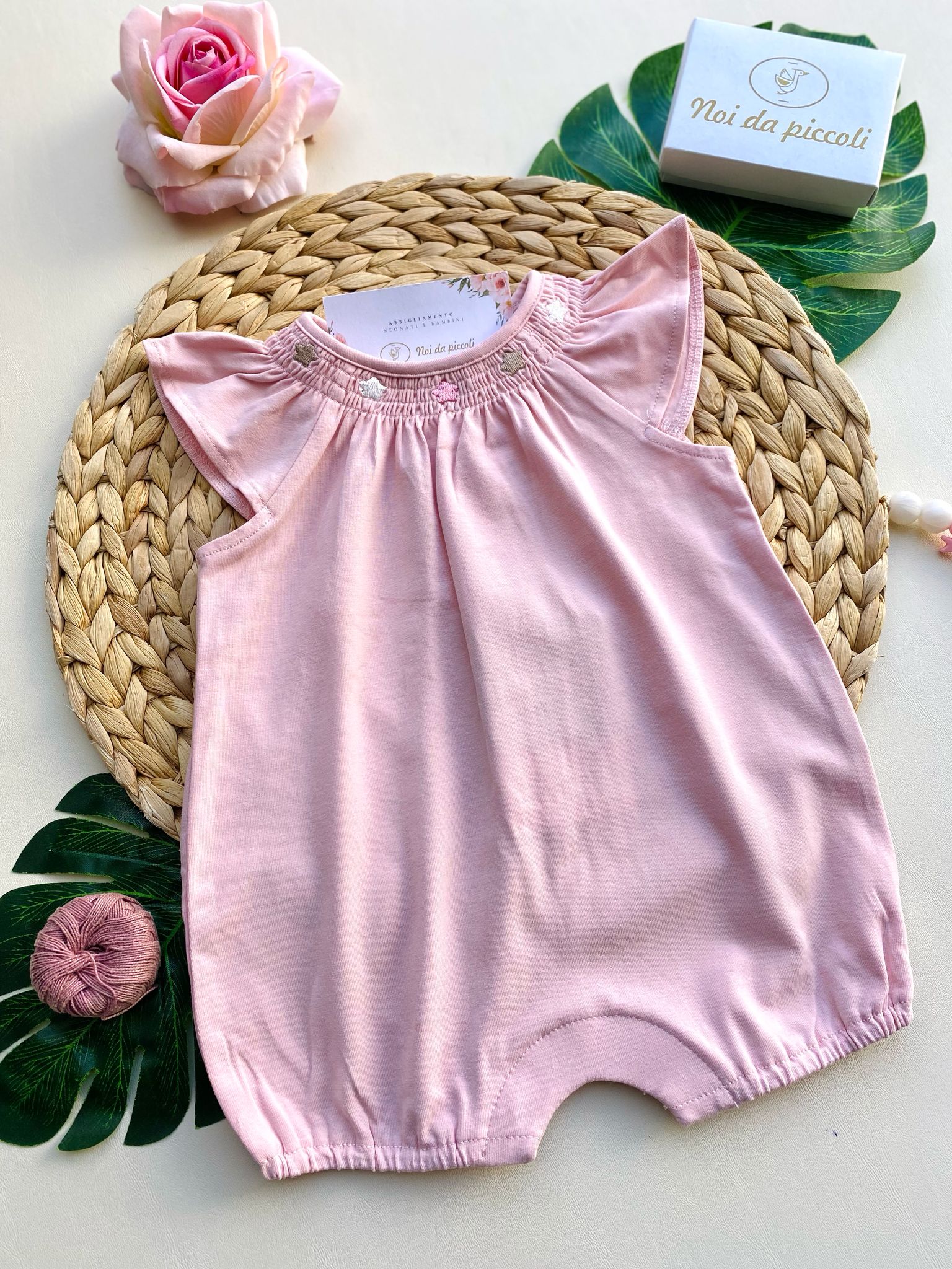 PAGLIACCETTO IN COLORAZIONE ROSA E CON STELLINE SUL COLLETTO - Noi da piccoli