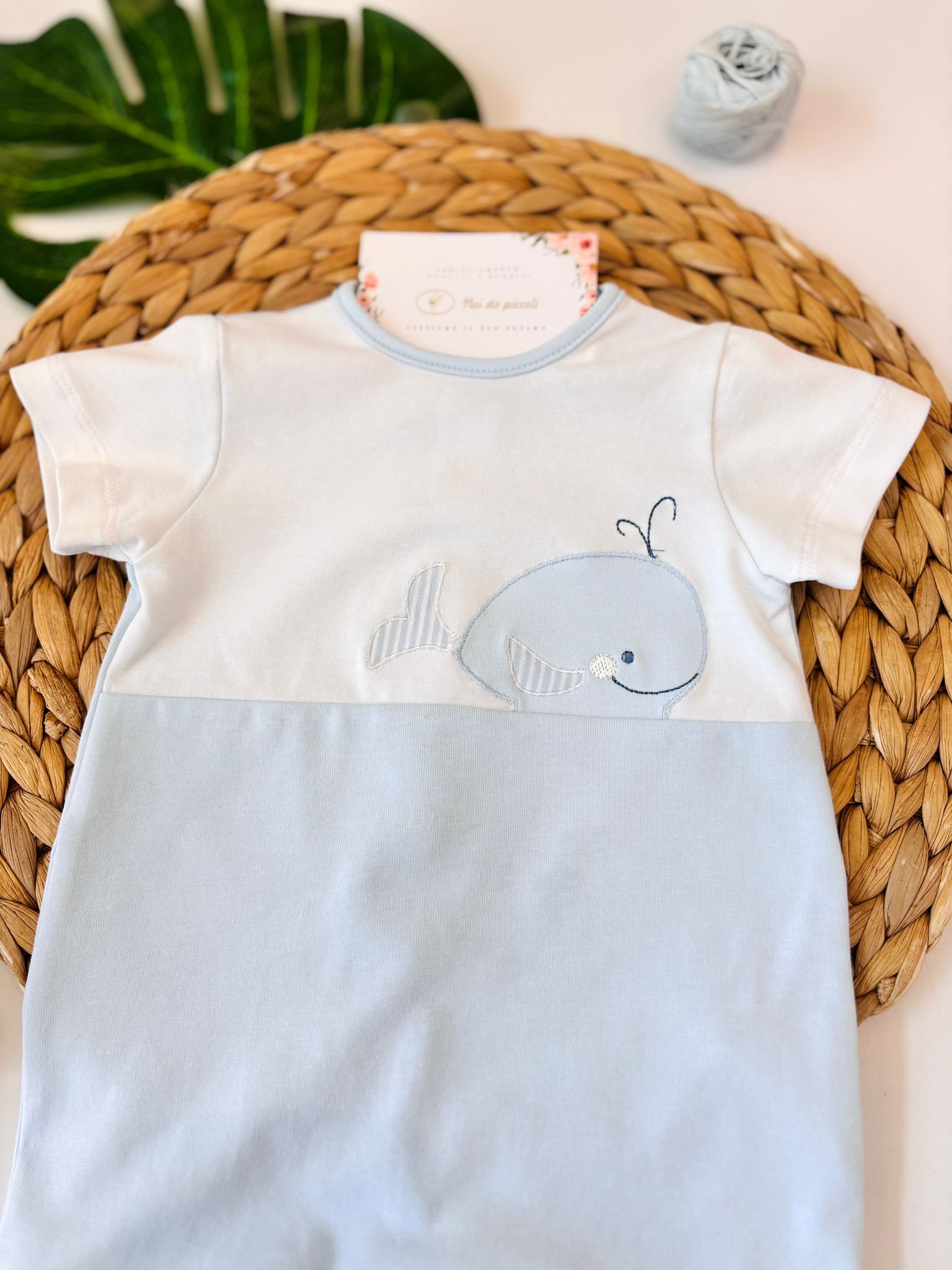 PAGLIACCETTO IN COTONE CON BALENA BIANCO CIELO - Noi da piccoli