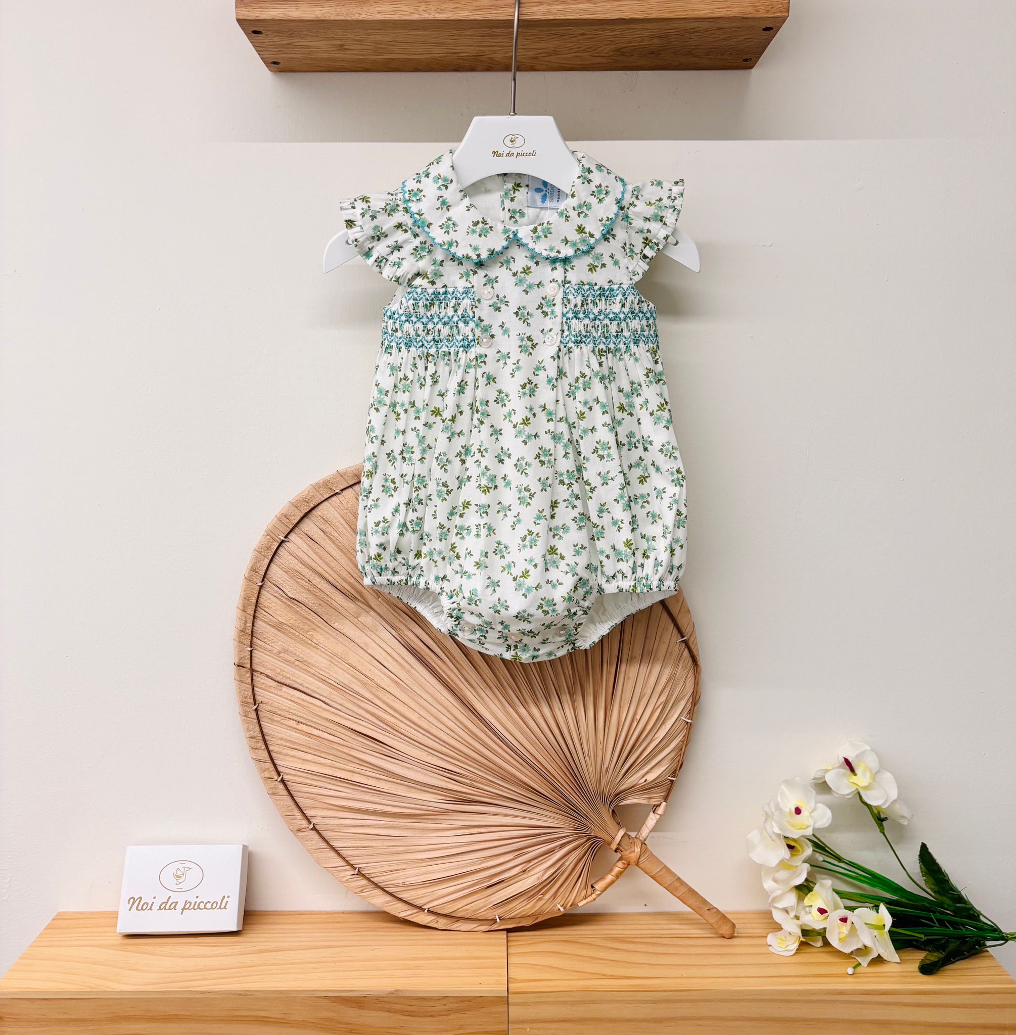 PAGLIACCETTO IN COTONE CON FIORI E FOGLIOLINE VERDE - Noi da piccoli