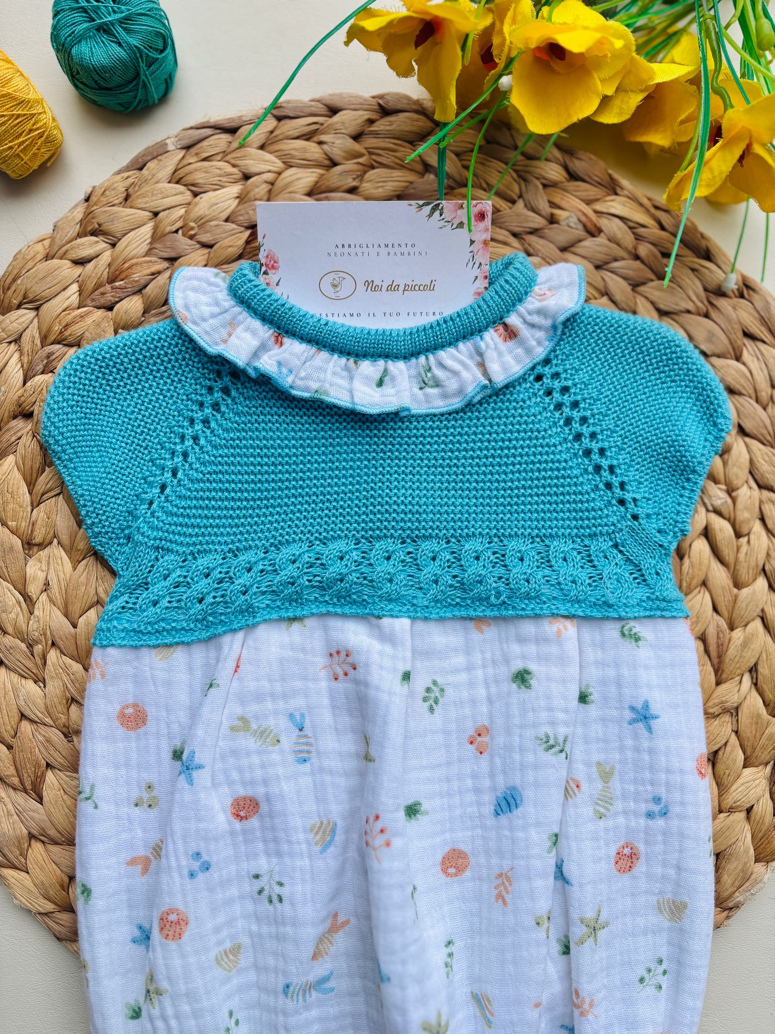 PAGLIACCETTO IN COTONE E ACRILICO CON DISEGNINI COLORATI TURCHESE - Noi da piccoli