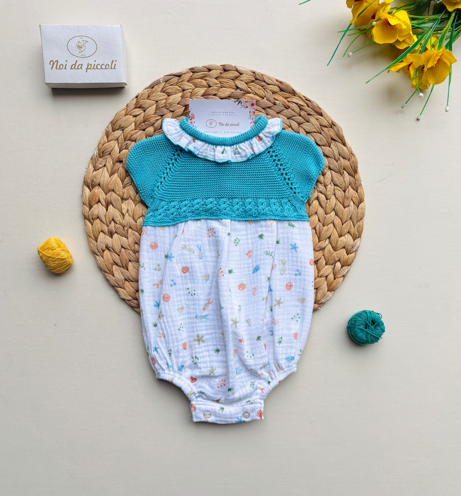 PAGLIACCETTO IN COTONE E ACRILICO CON DISEGNINI COLORATI TURCHESE - Noi da piccoli