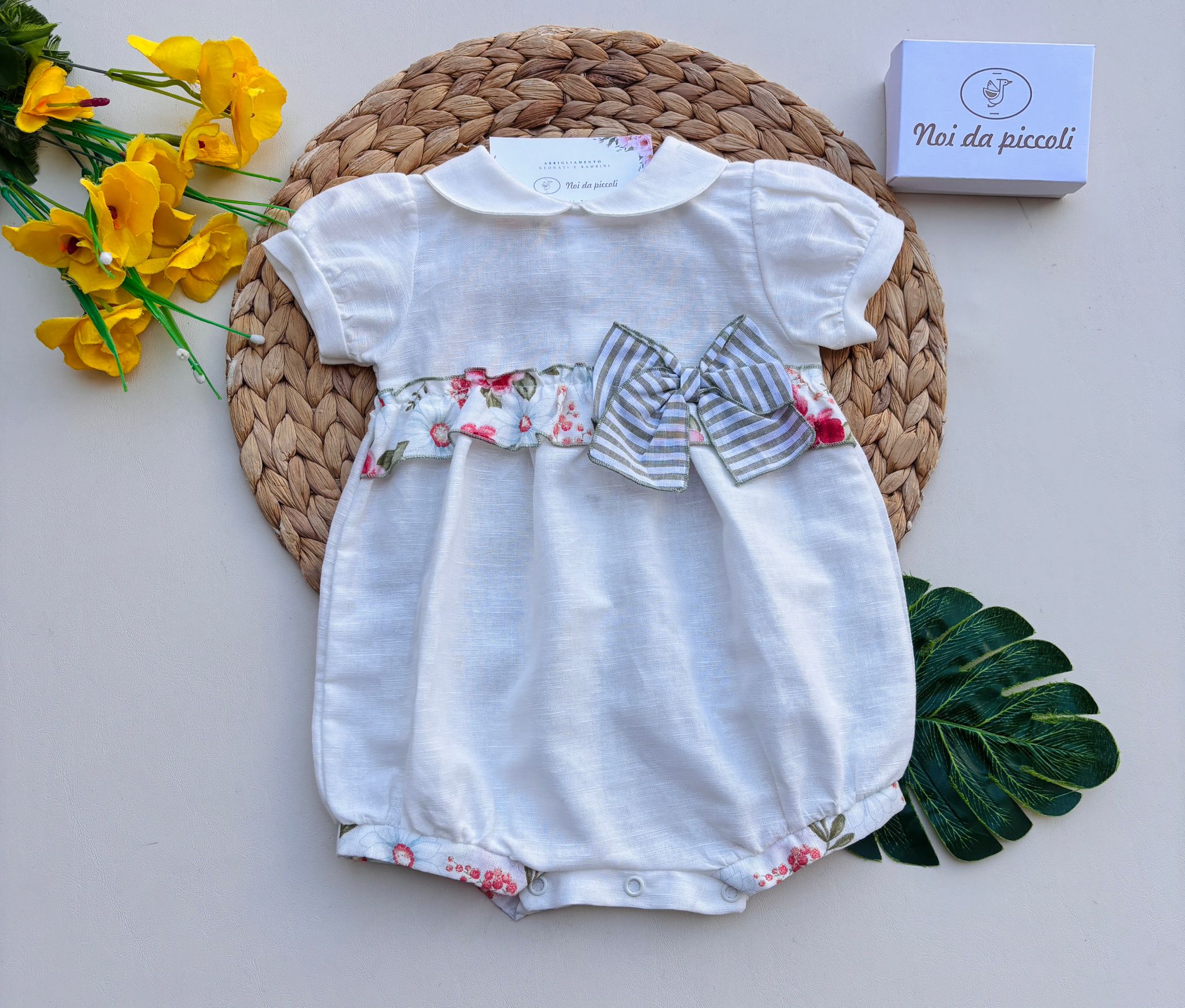 PAGLIACCETTO IN COTONE E LINO CON FIORELLINI BIANCO - Noi da piccoli