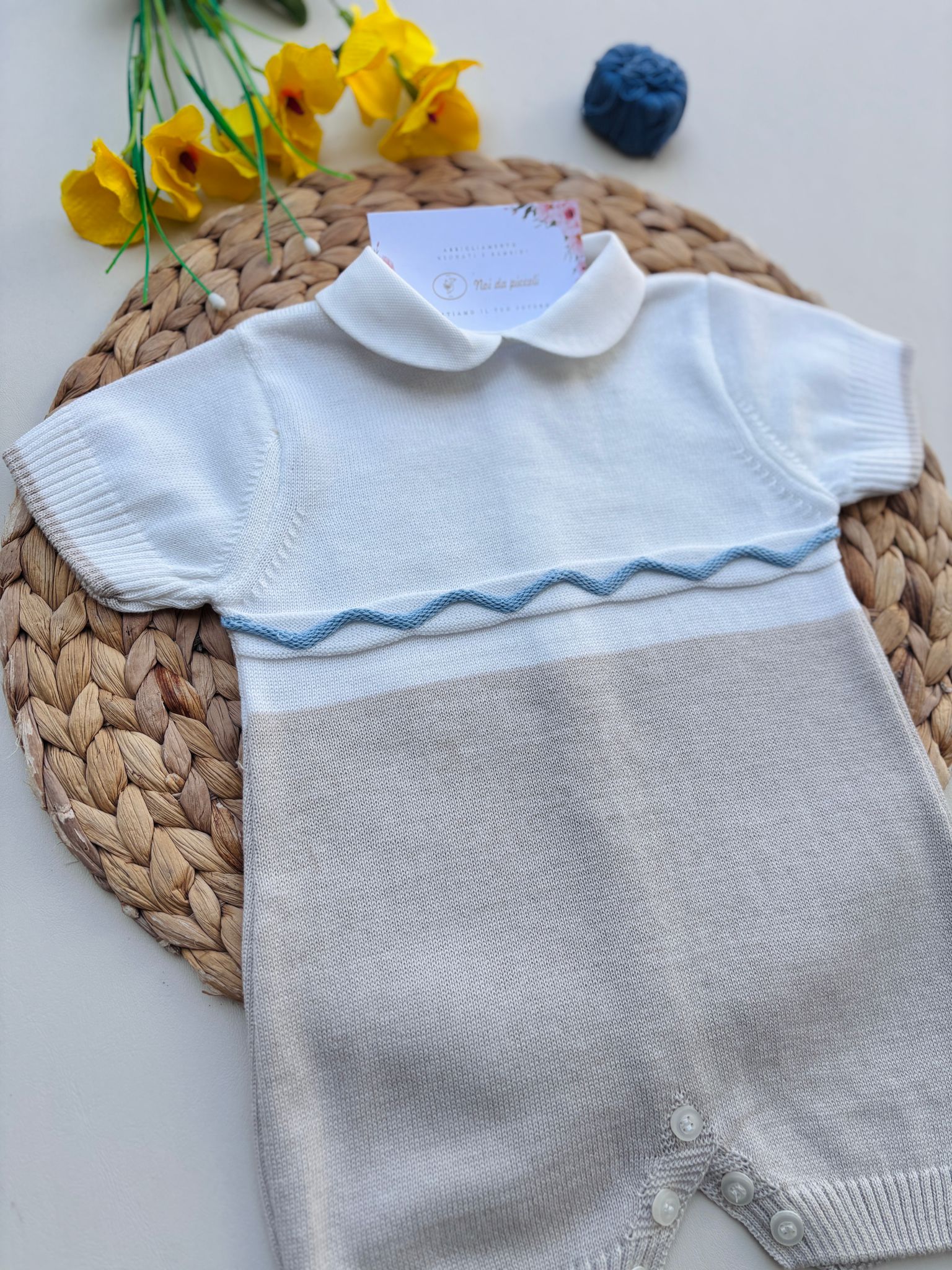 PAGLIACCETTO IN FILO BEIGE E BIANCO - Noi da piccoli