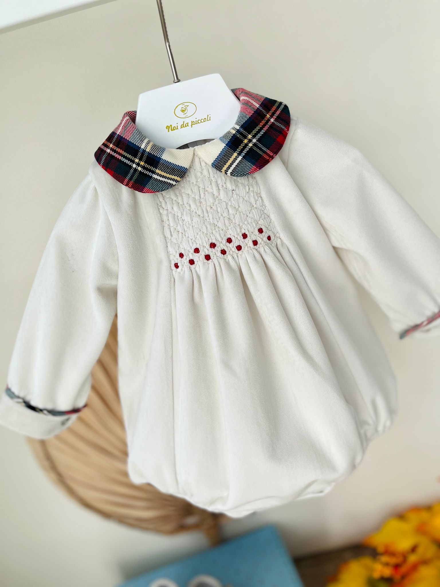 PAGLIACCETTO IN VELLUTINO CON COLLETTO TARTAN PANNA - Noi da piccoli