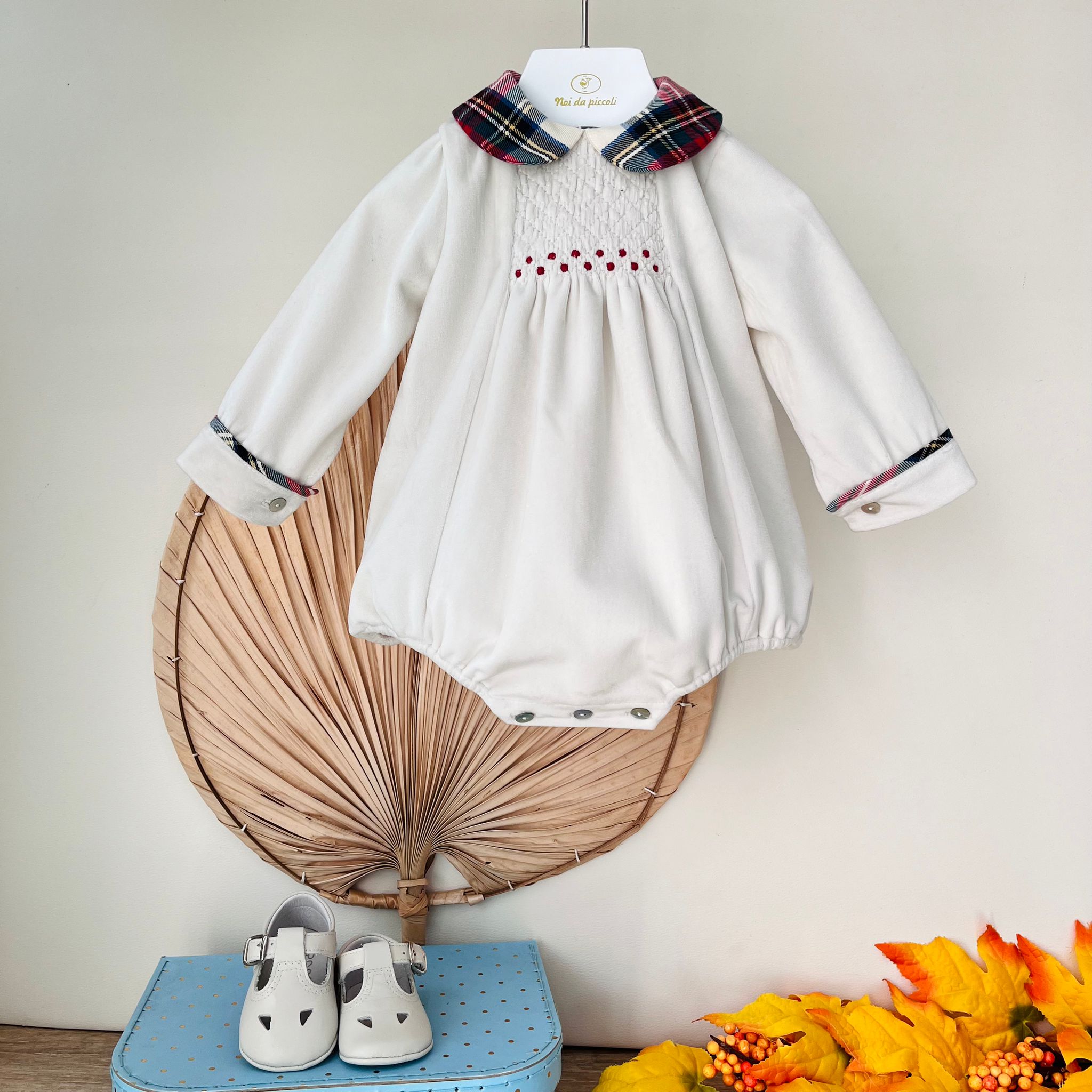 PAGLIACCETTO IN VELLUTINO CON COLLETTO TARTAN PANNA - Noi da piccoli