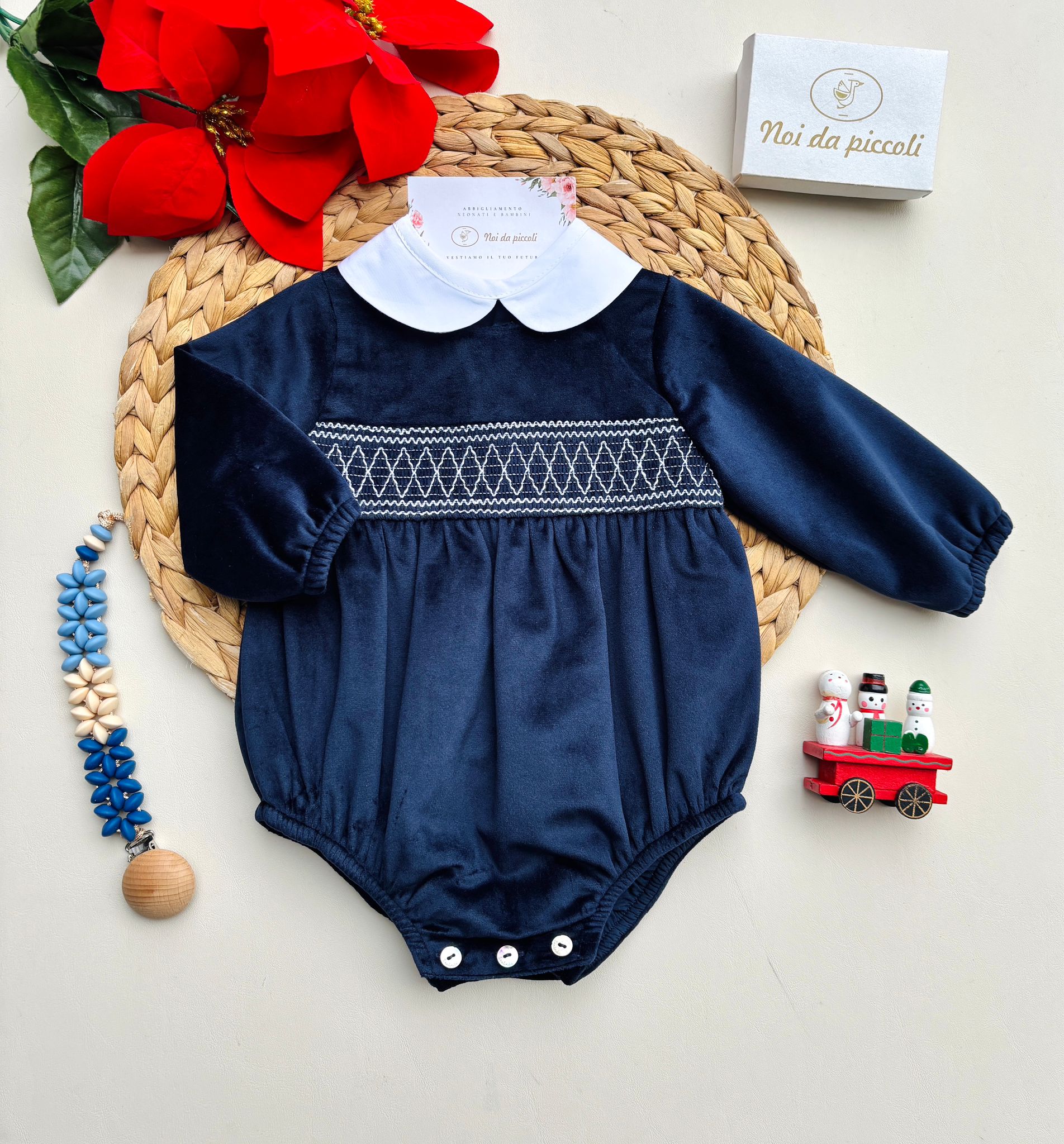 PAGLIACCETTO IN VELLUTINO CON RICAMI BLU NOTTE - Noi da piccoli