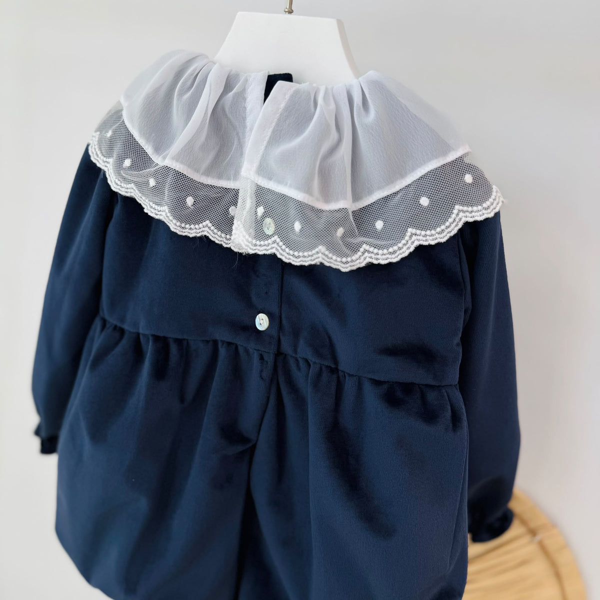 PAGLIACCETTO in Velluto con maxi fiocco e pizzo BLU - Noi da piccoli