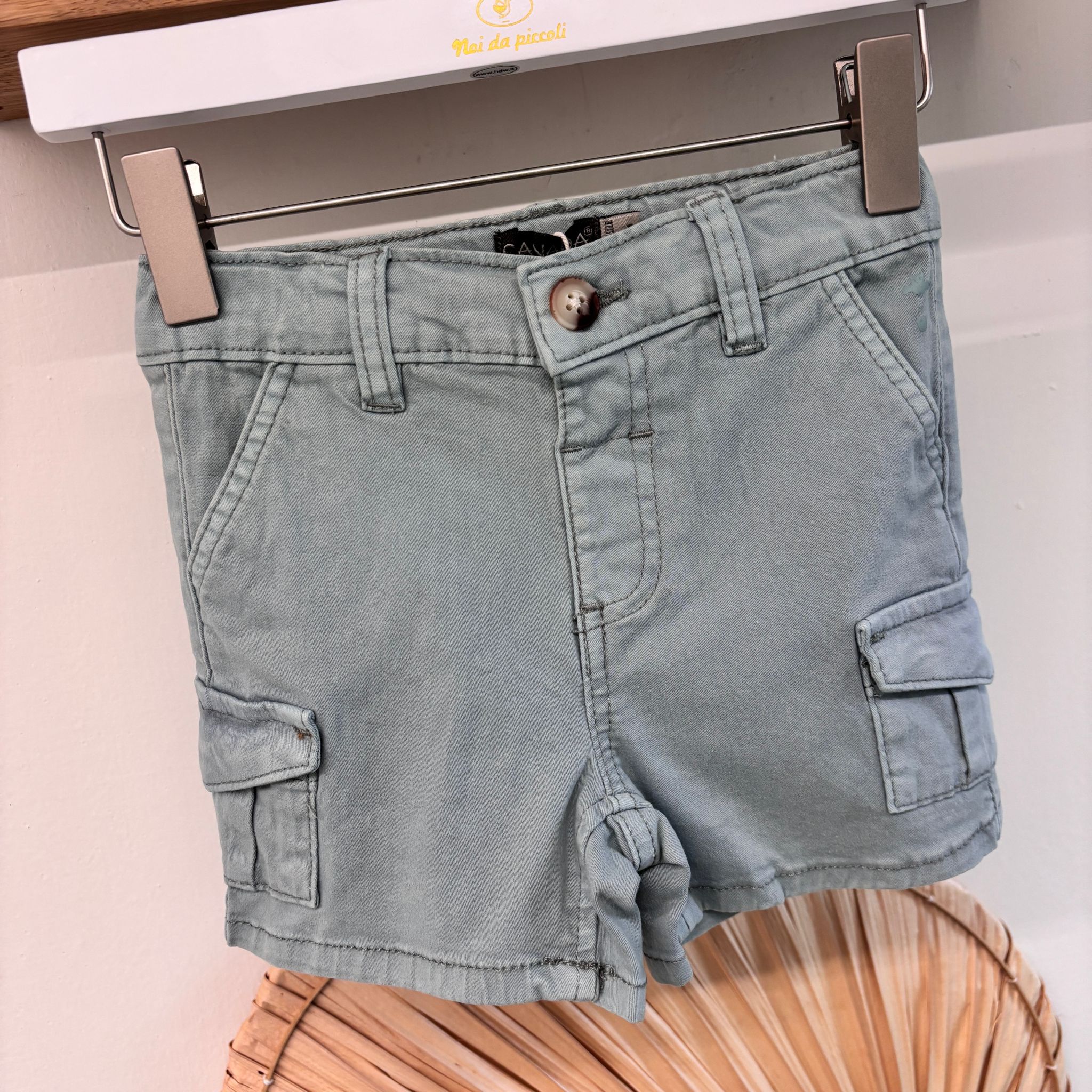 PANTALONCINO CARGO IN COTONE VERDE SALVIA - Noi da piccoli