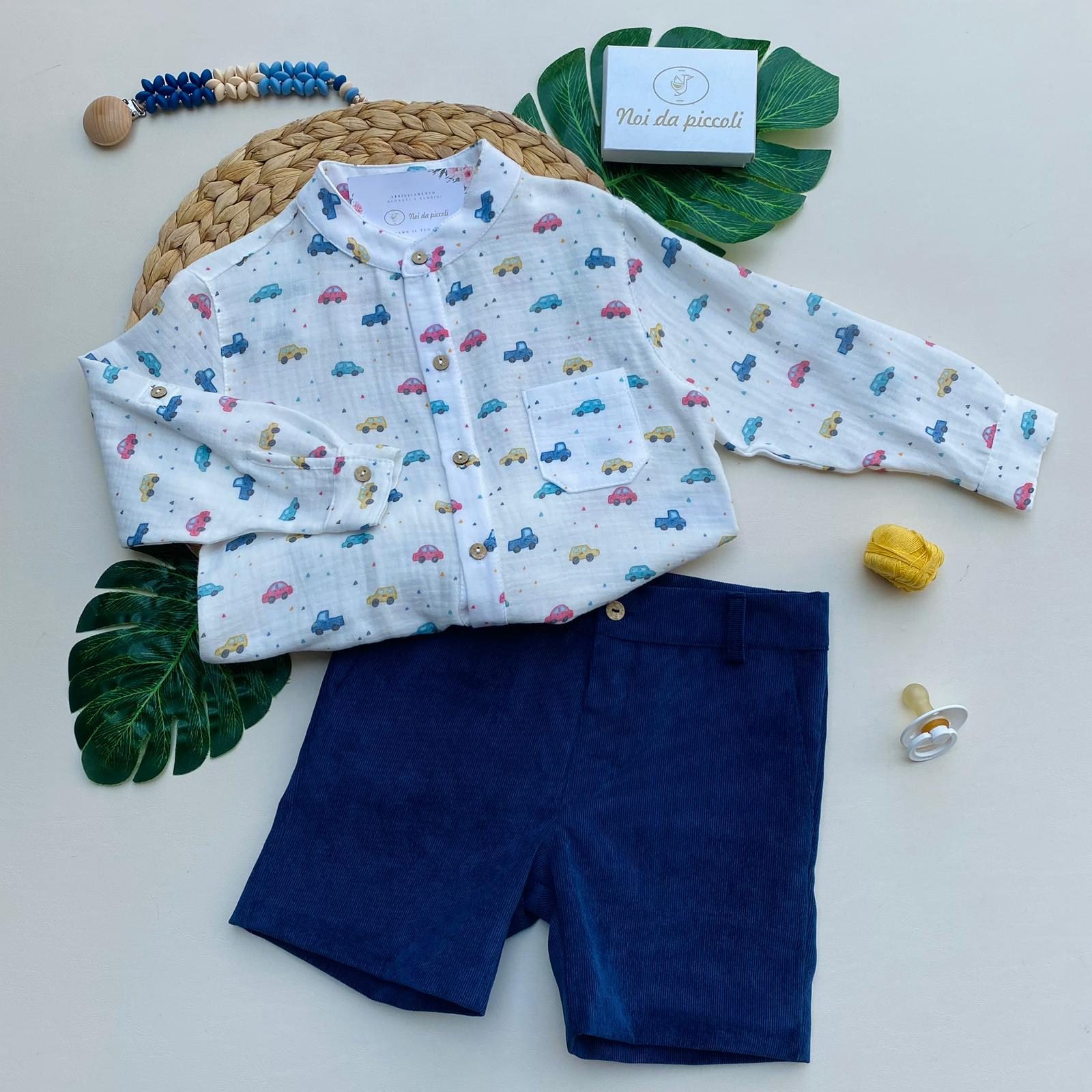 PANTALONCINO E CAMICINA BIANCA CON MACCHININE FILATO CALDO BLU COBALTO - Noi da piccoli