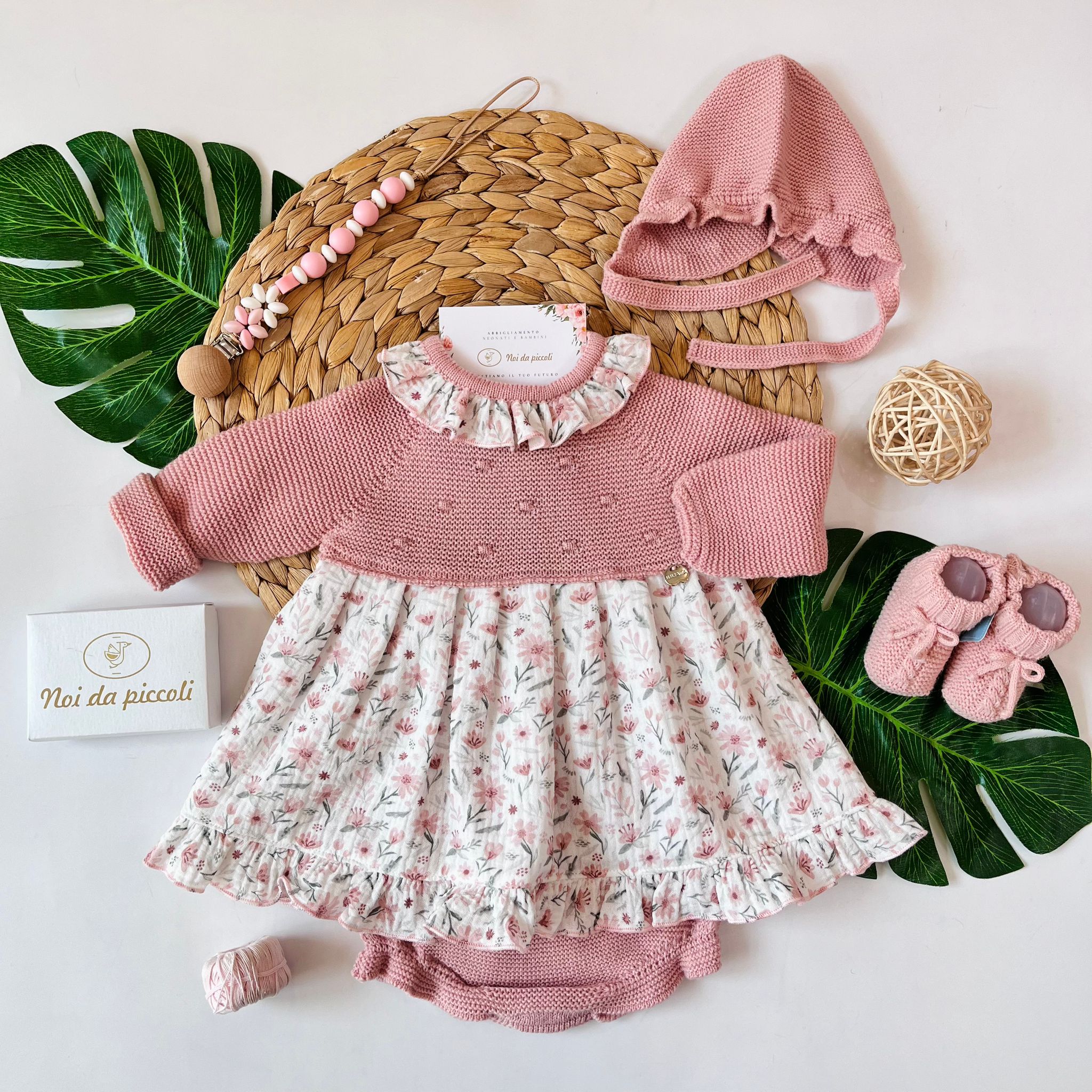 Robe chaude en coton avec culotte à fleurs d'hiver roses